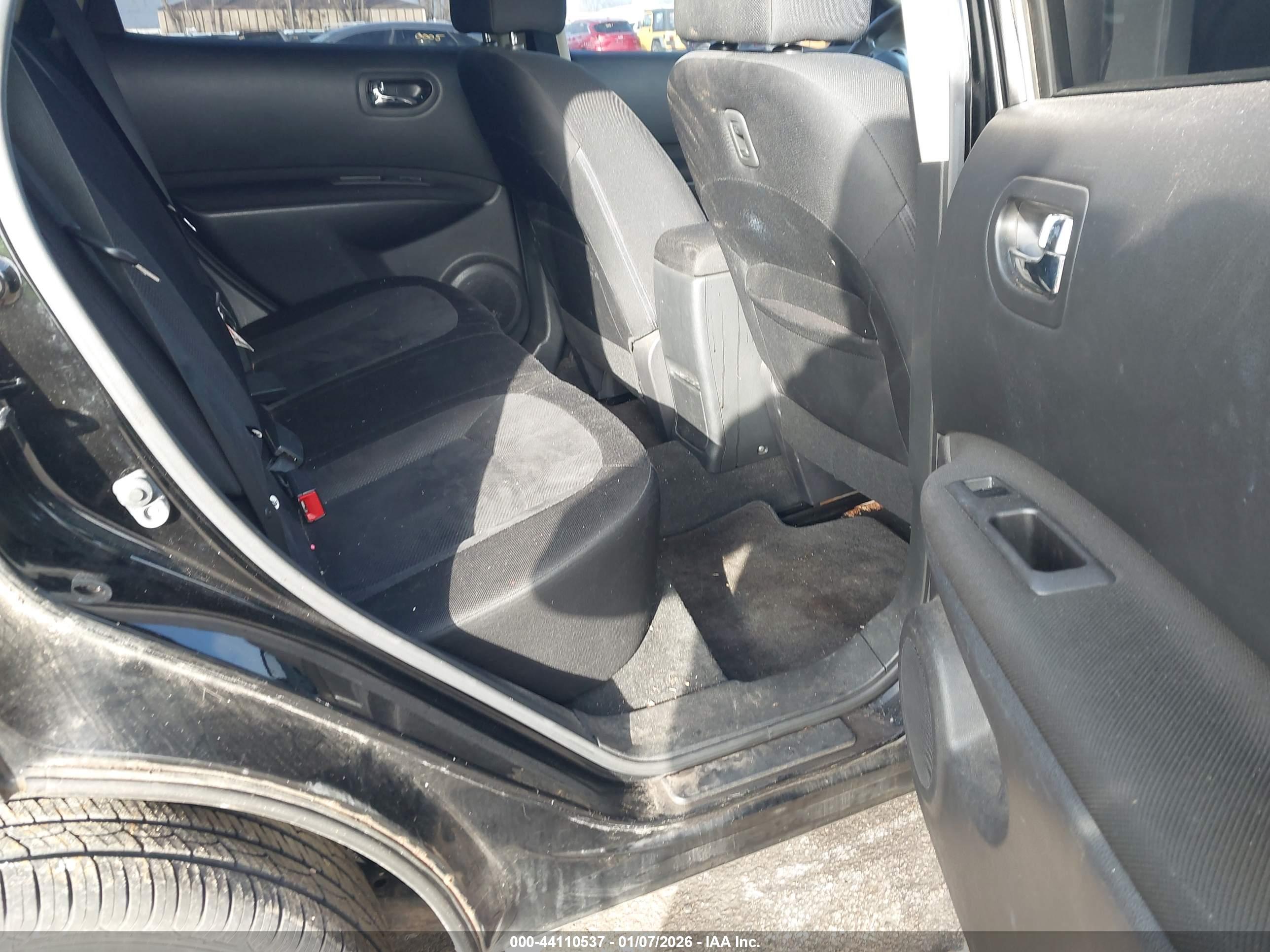 NISSAN ROGUE image 8