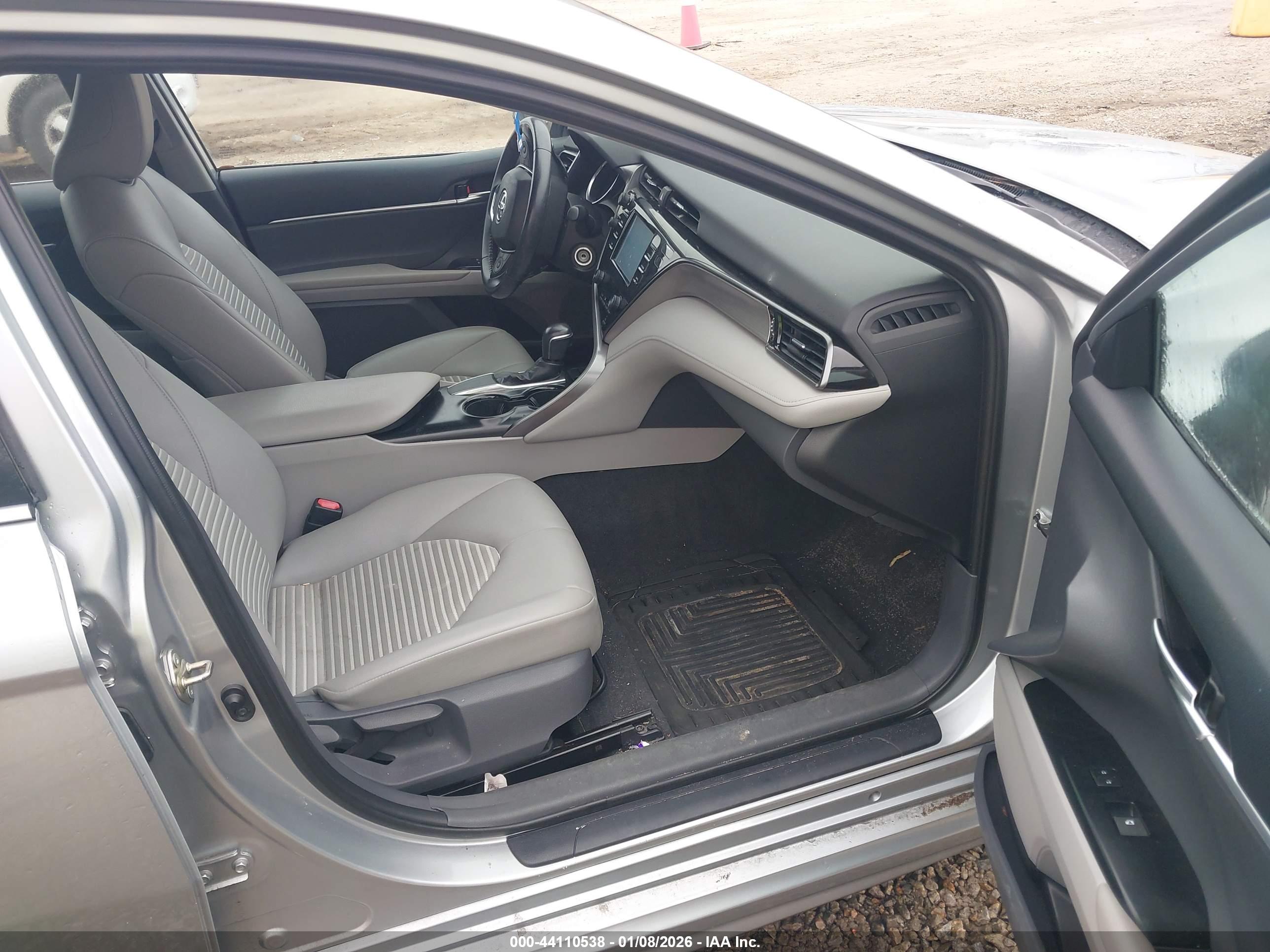 TOYOTA CAMRY image 5