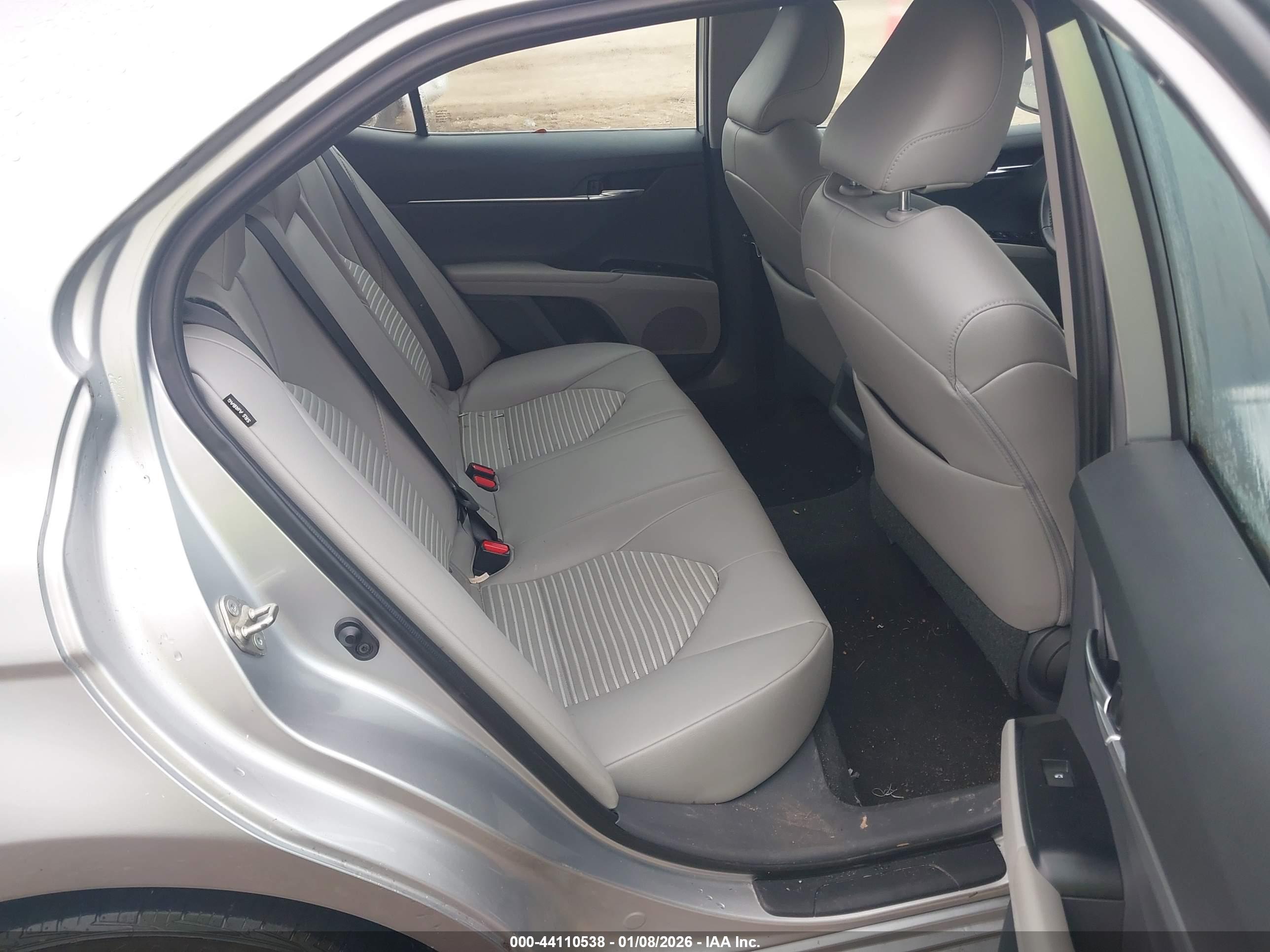 TOYOTA CAMRY image 8