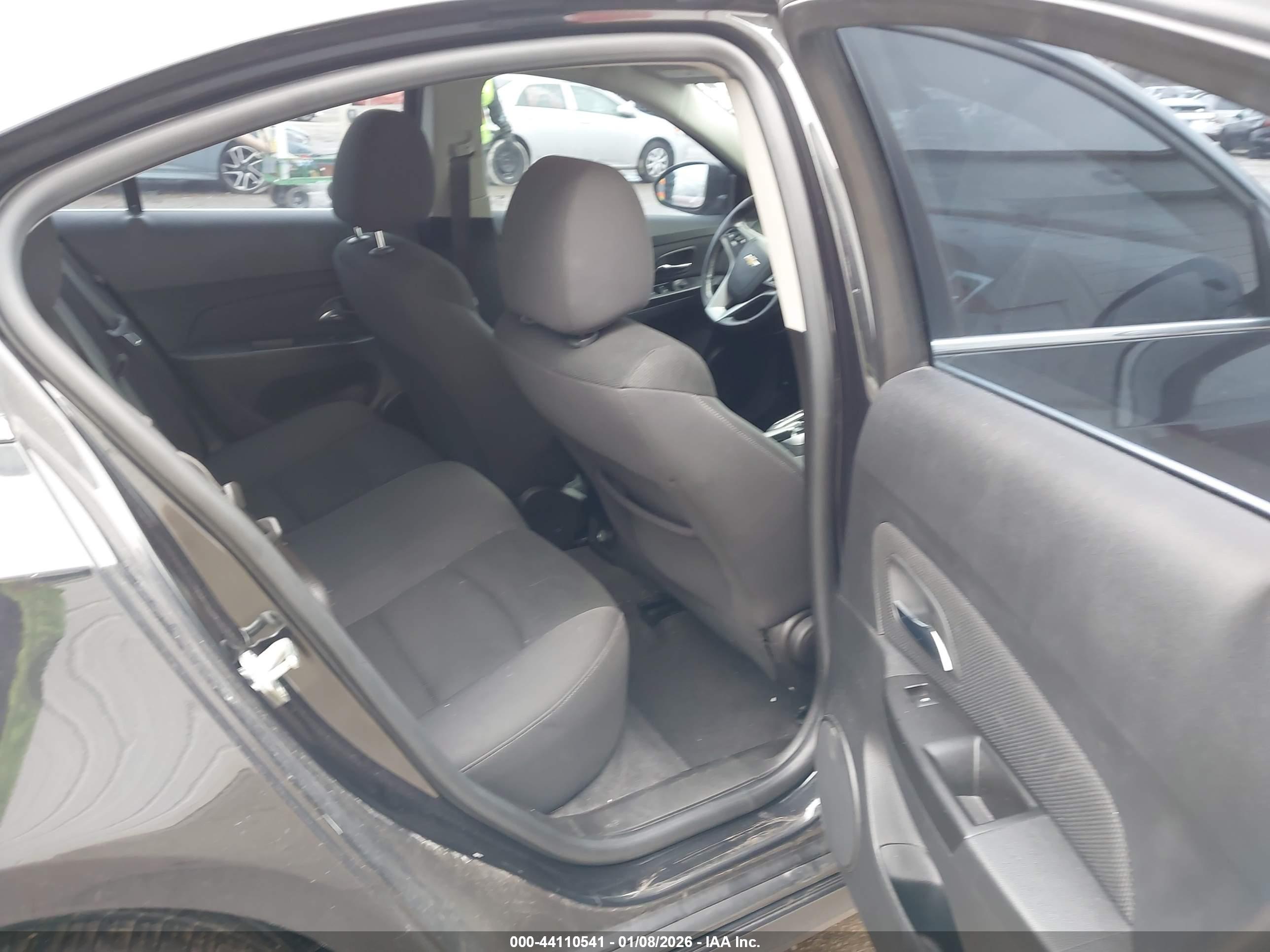 CHEVROLET CRUZE image 8