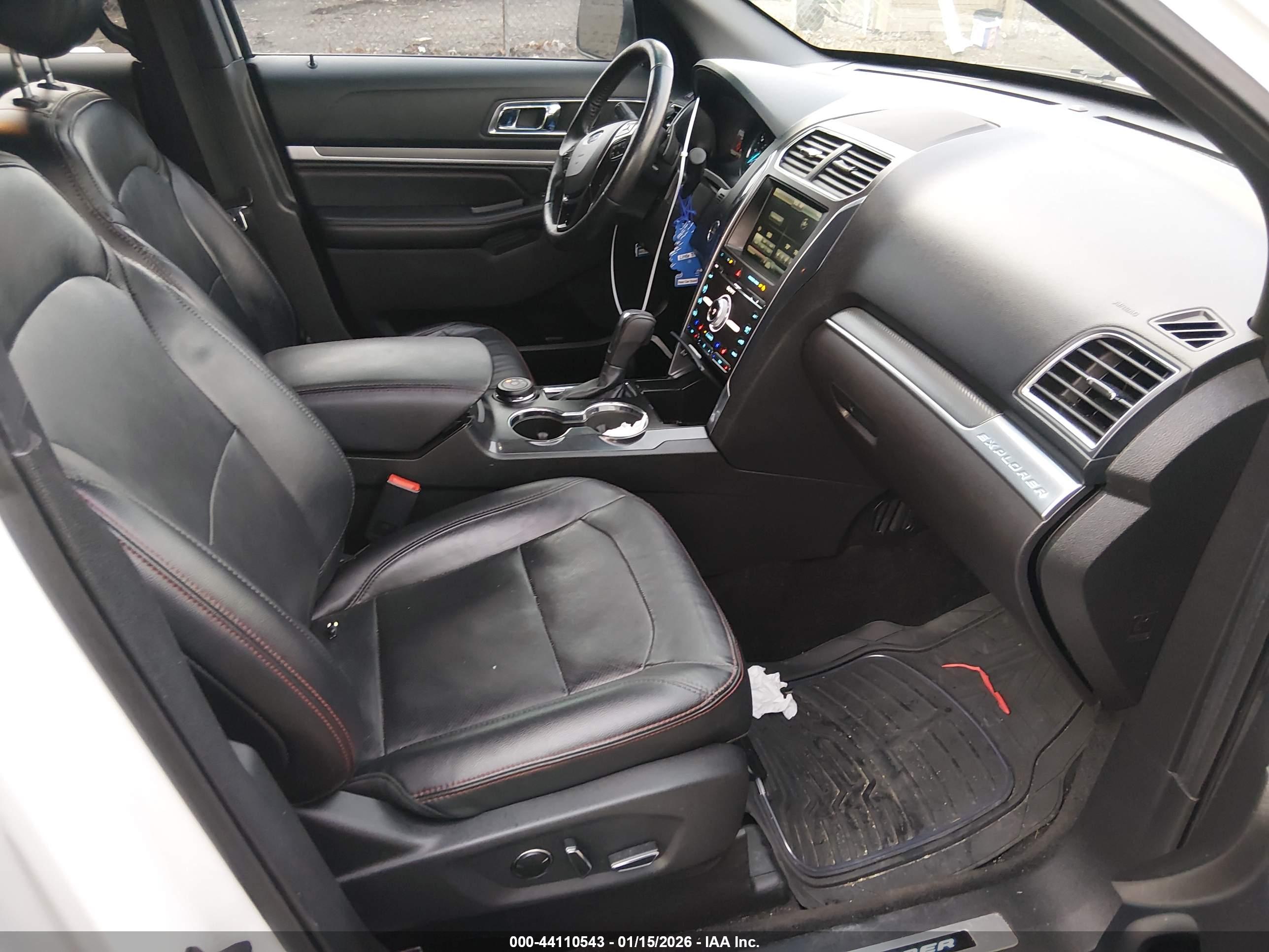 FORD EXPLORER image 5