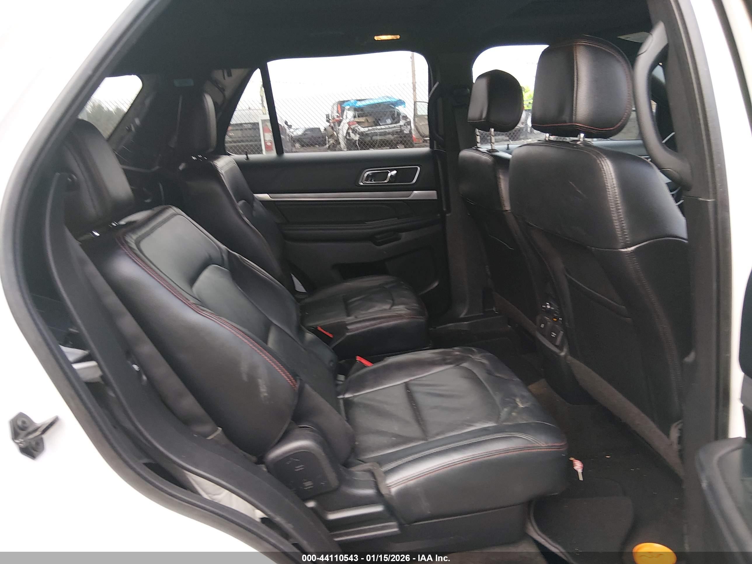 FORD EXPLORER image 8