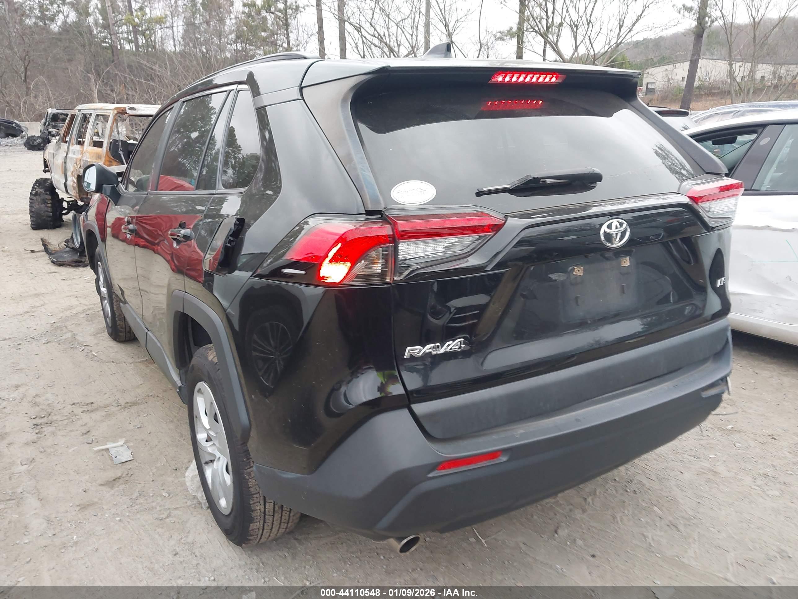 TOYOTA RAV4 image 3