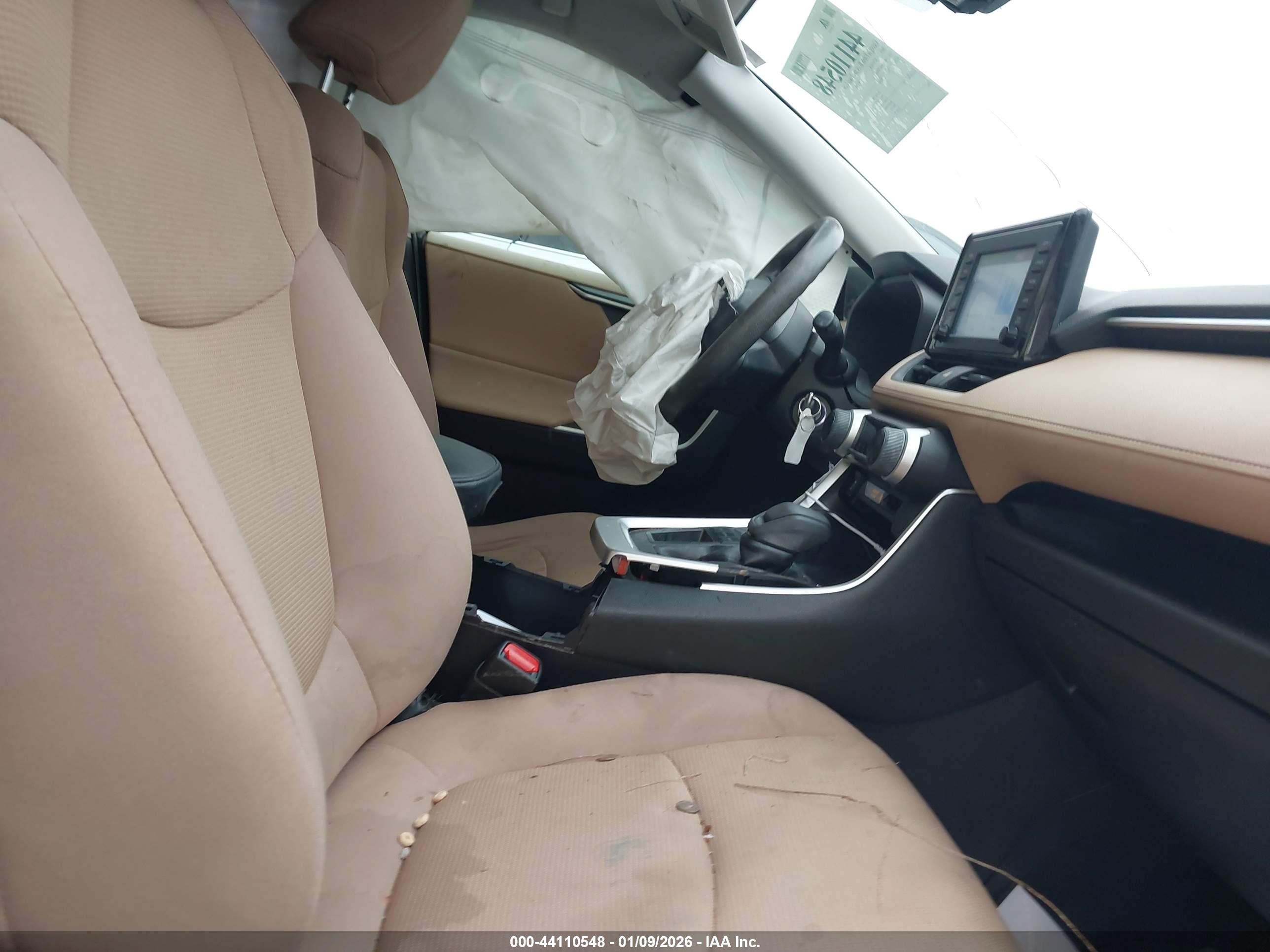 TOYOTA RAV4 image 5