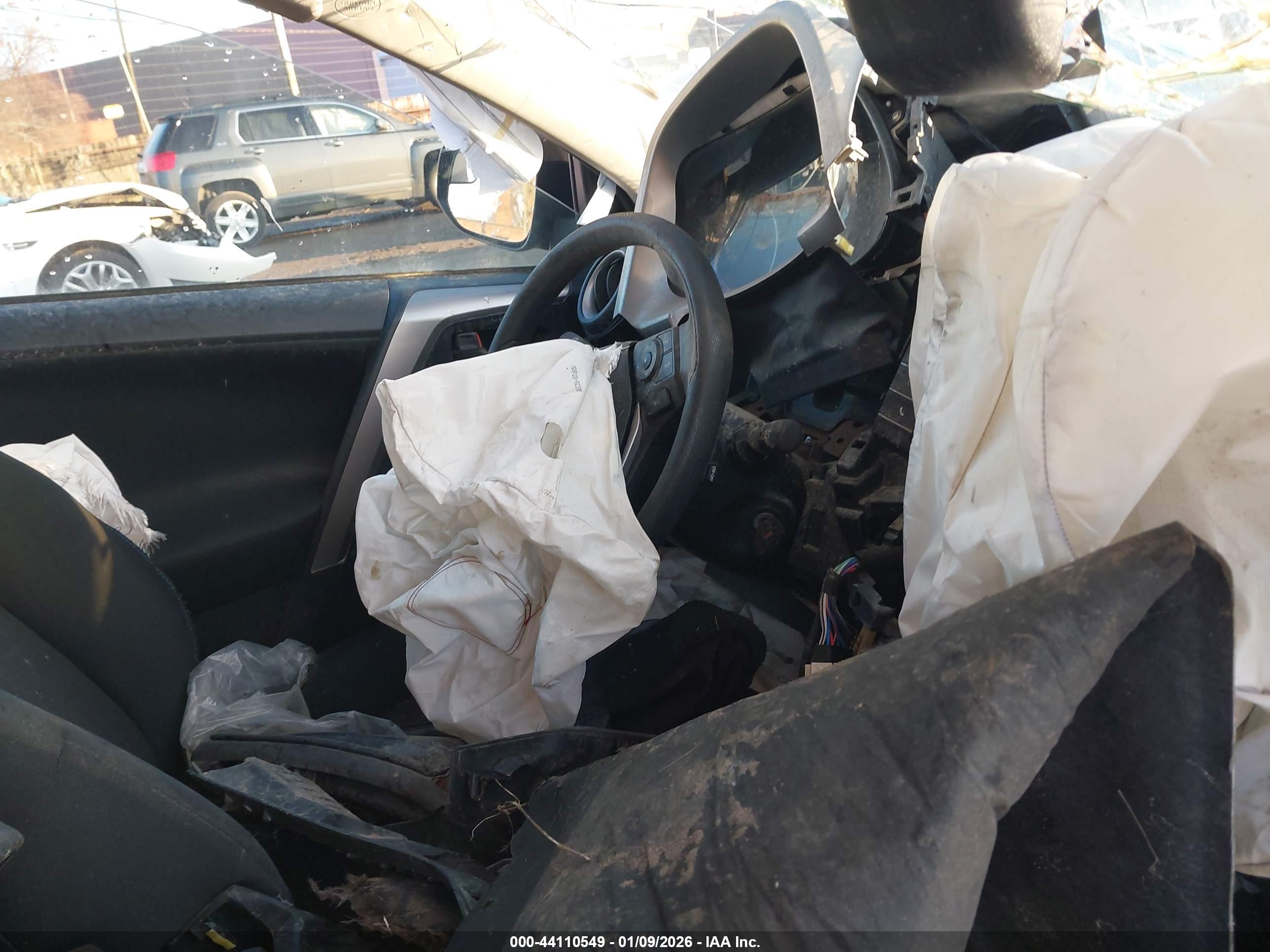 TOYOTA RAV4 image 5