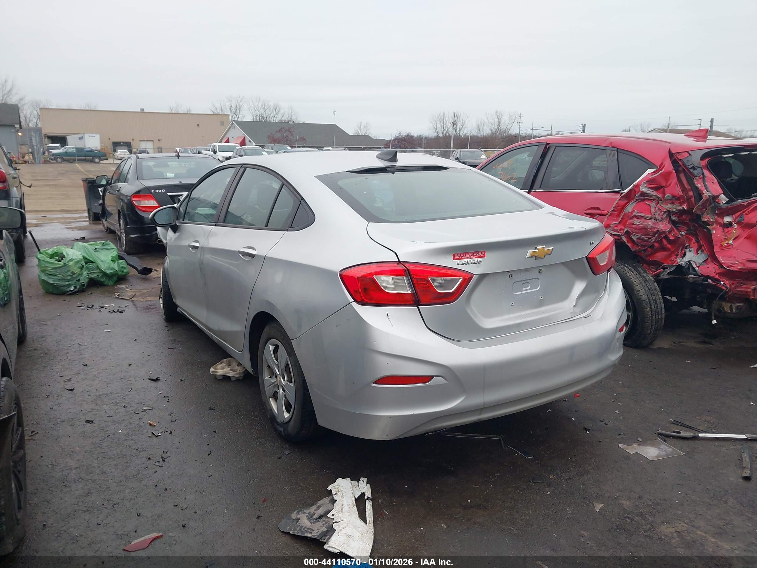 CHEVROLET CRUZE image 3