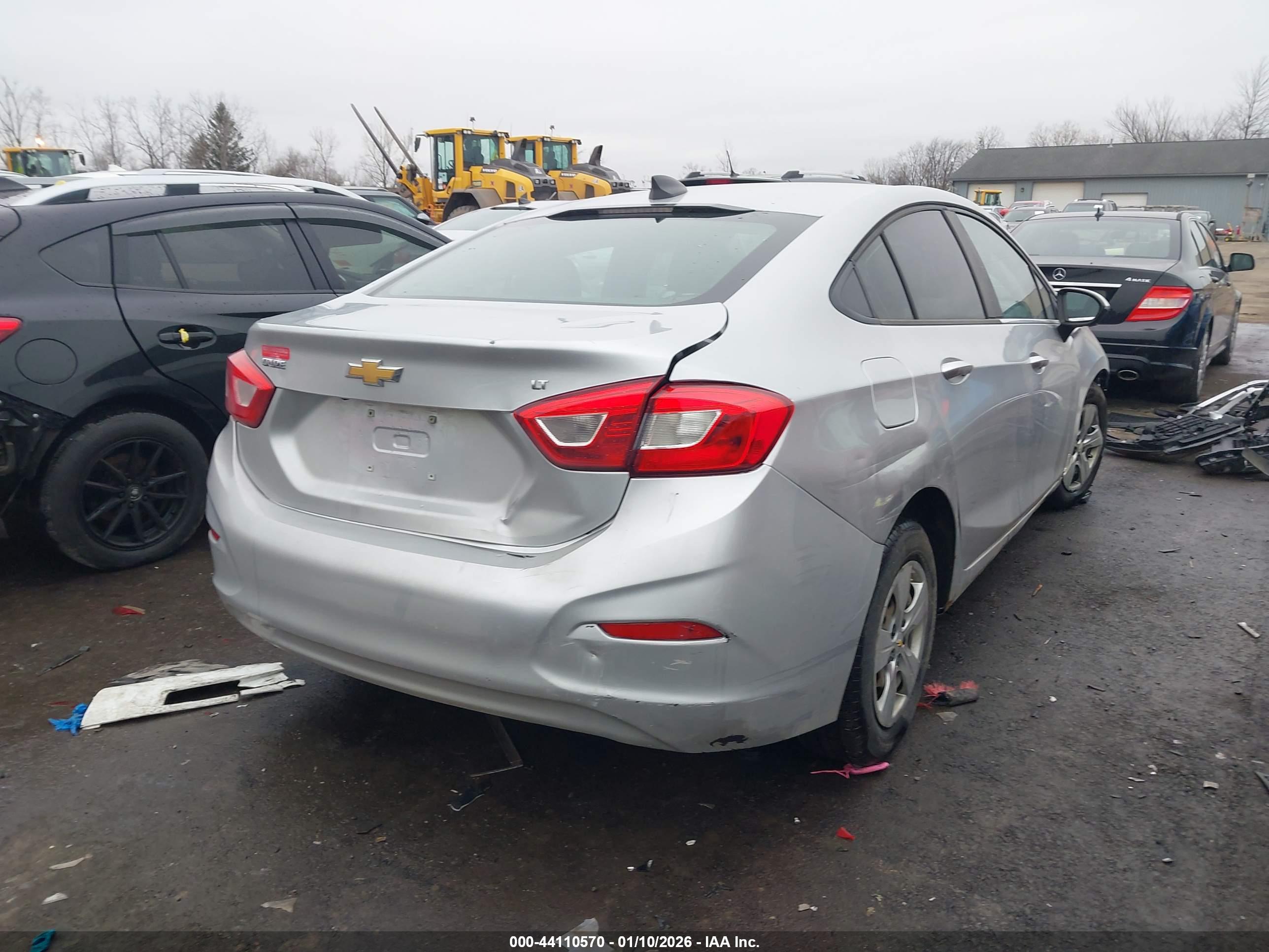 CHEVROLET CRUZE image 4