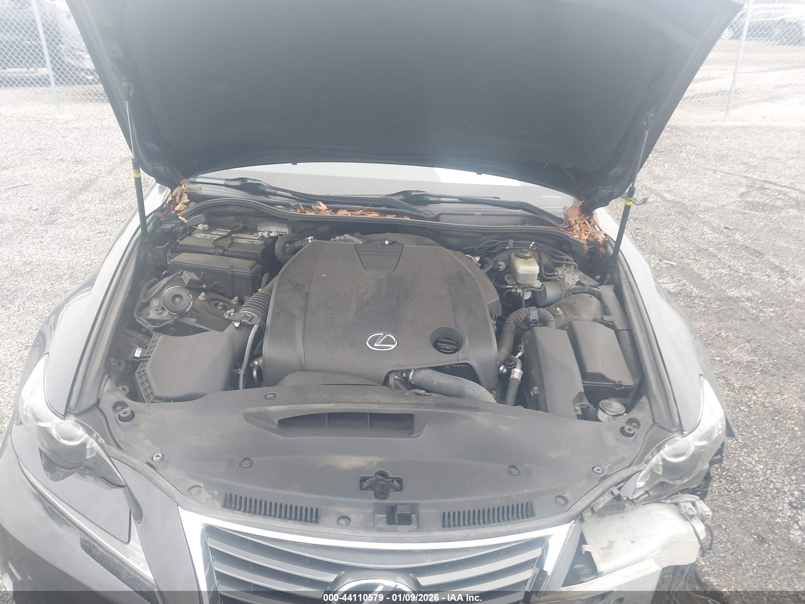 LEXUS IS image 10