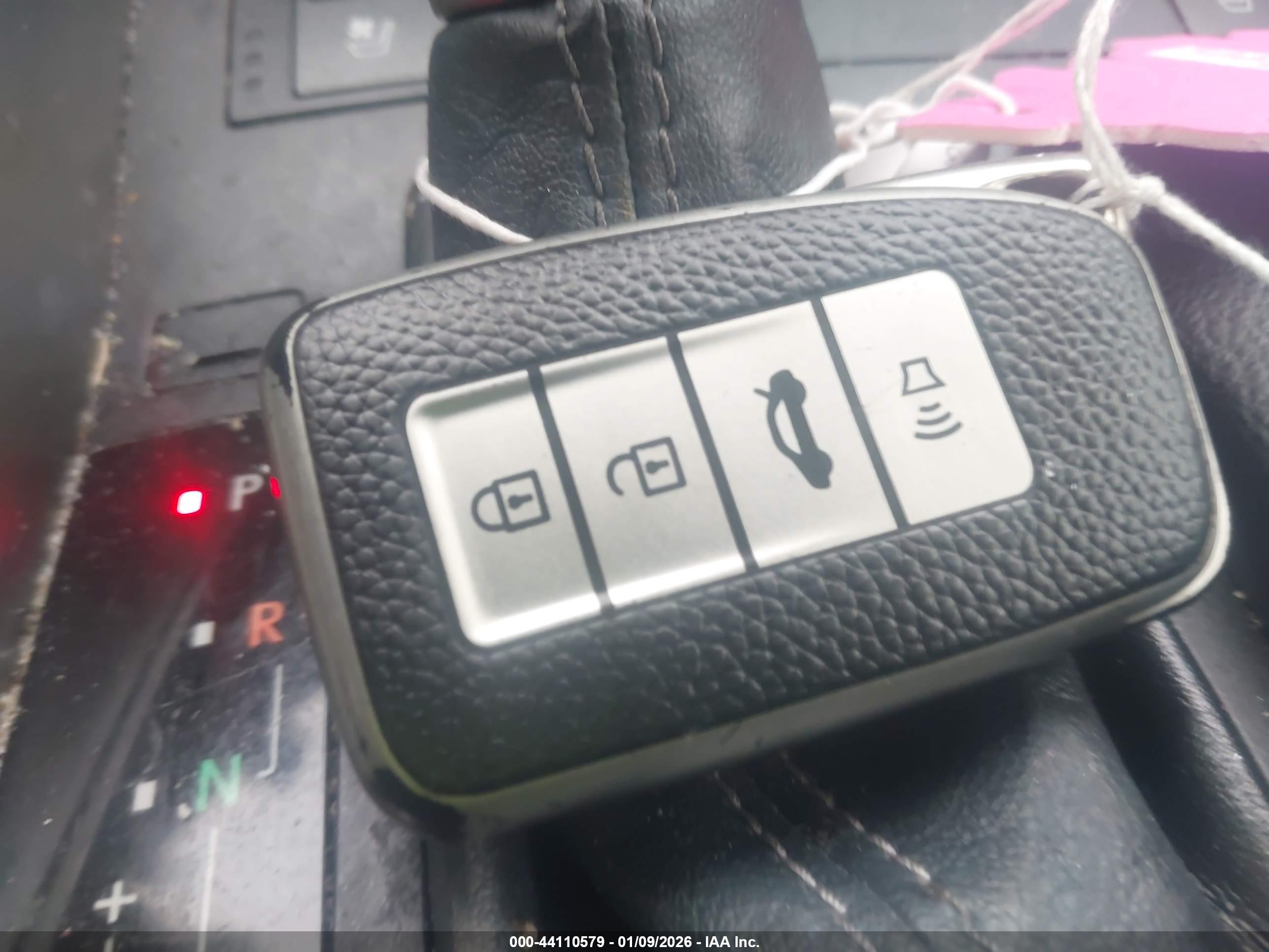 LEXUS IS image 11