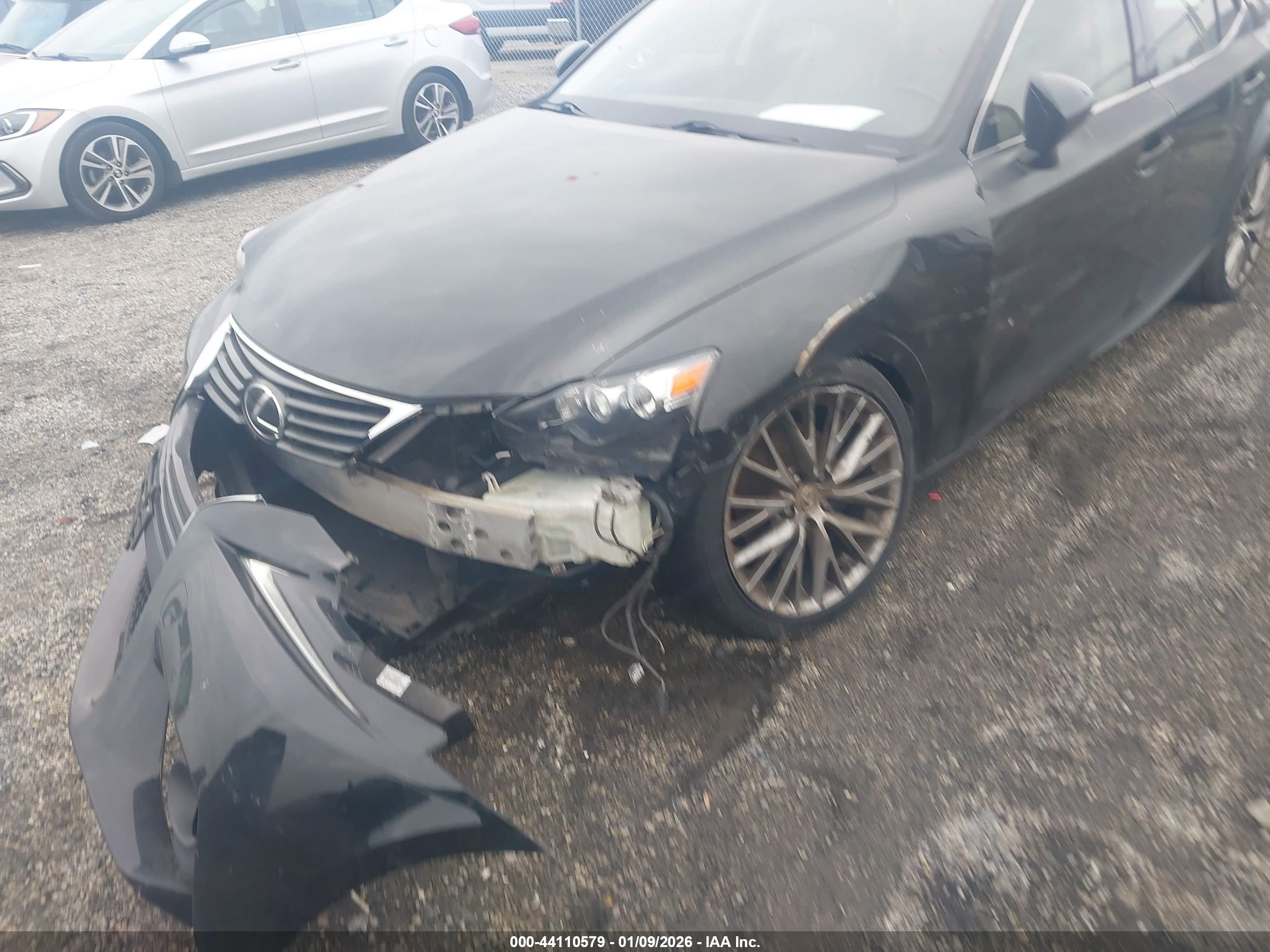 LEXUS IS image 6