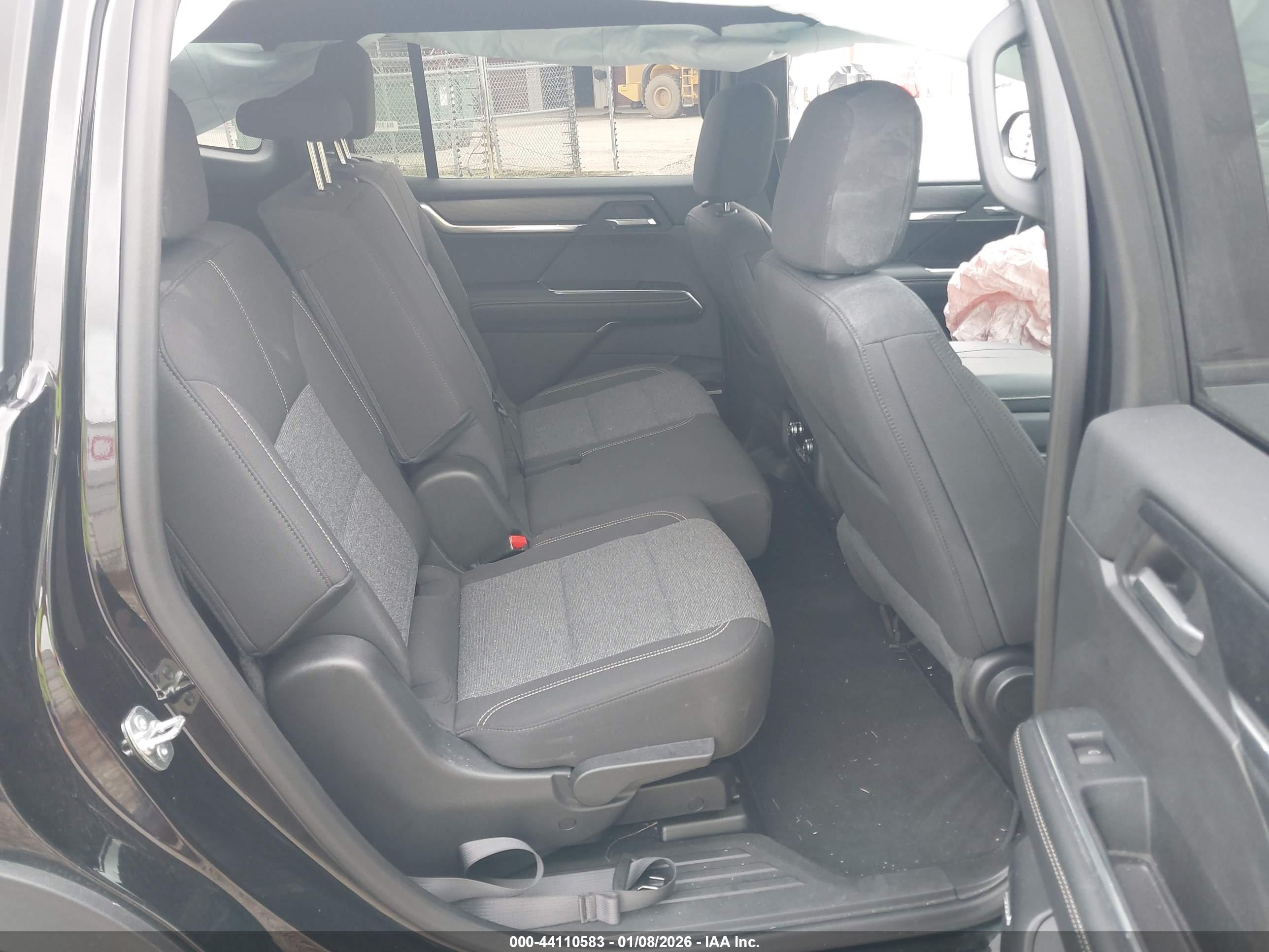 GMC ACADIA image 8