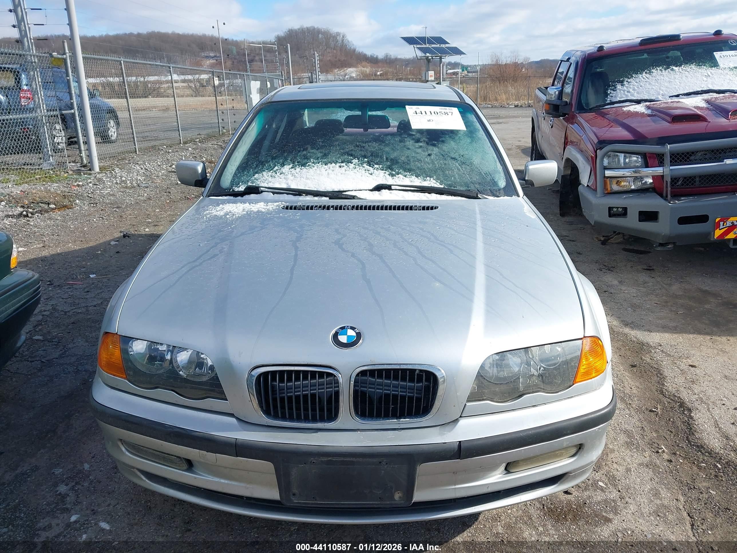 BMW 325I image 6