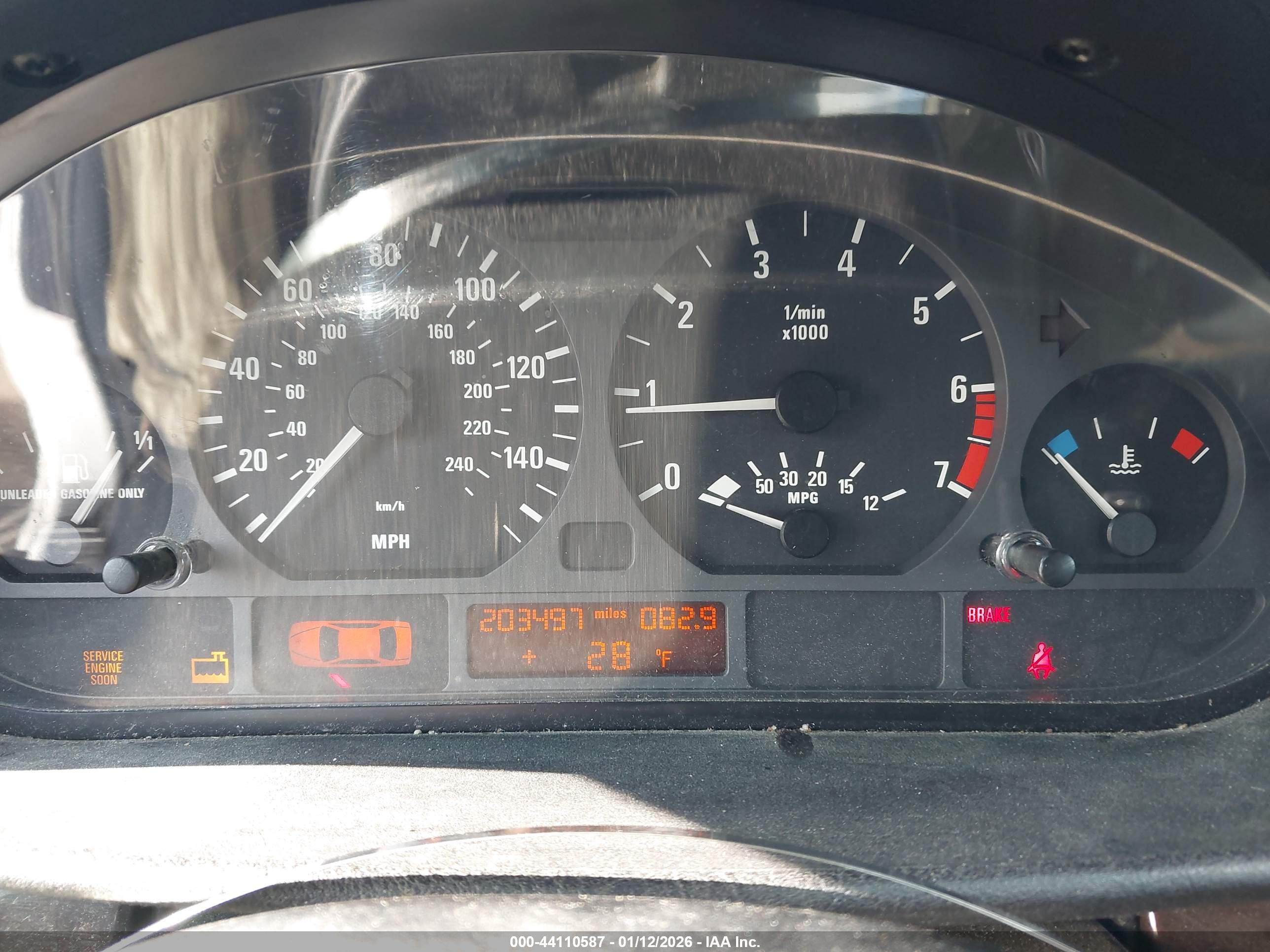 BMW 325I image 7