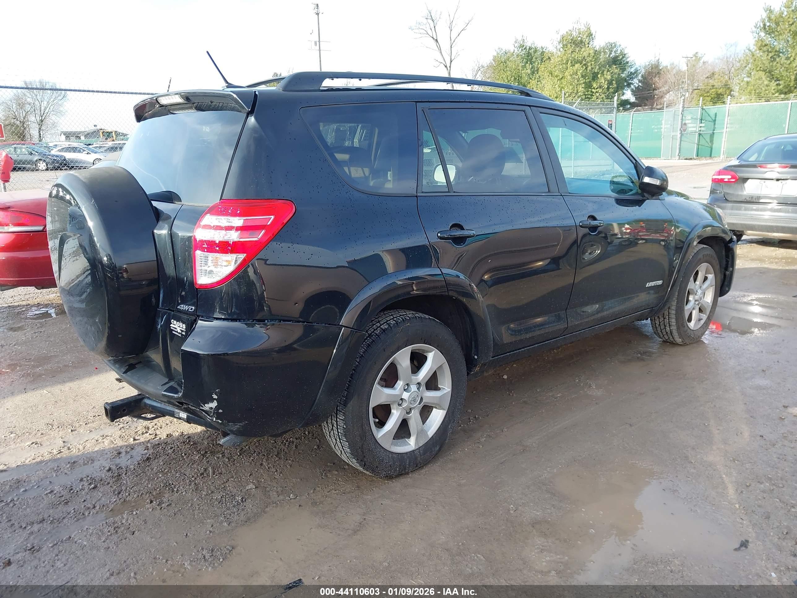 TOYOTA RAV4 image 4
