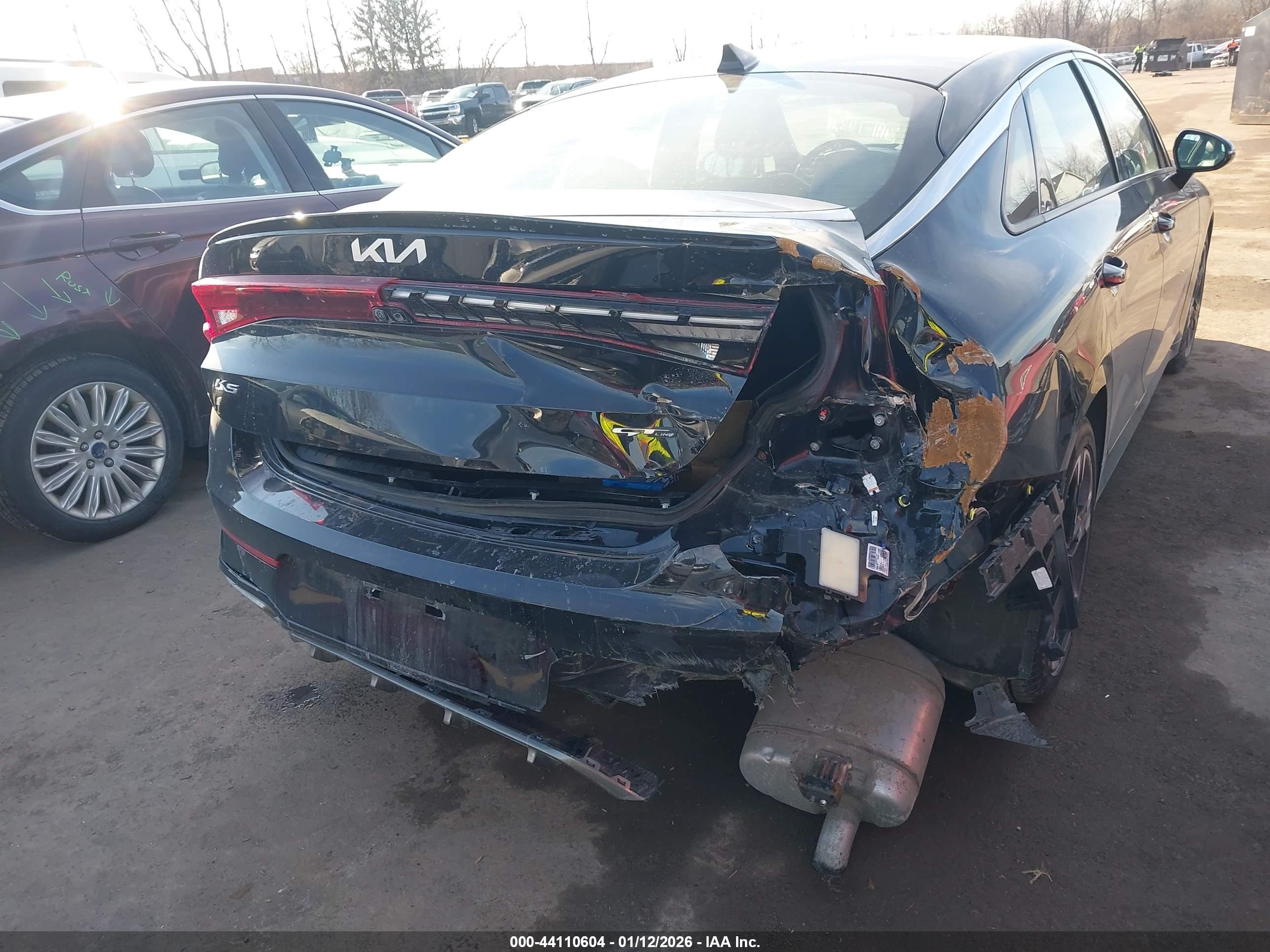 KIA K5 image 6