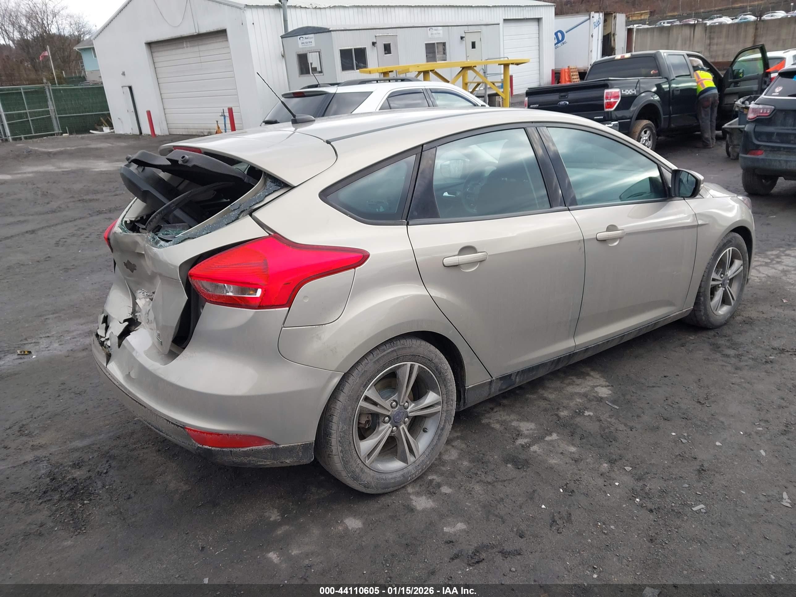 FORD FOCUS image 4