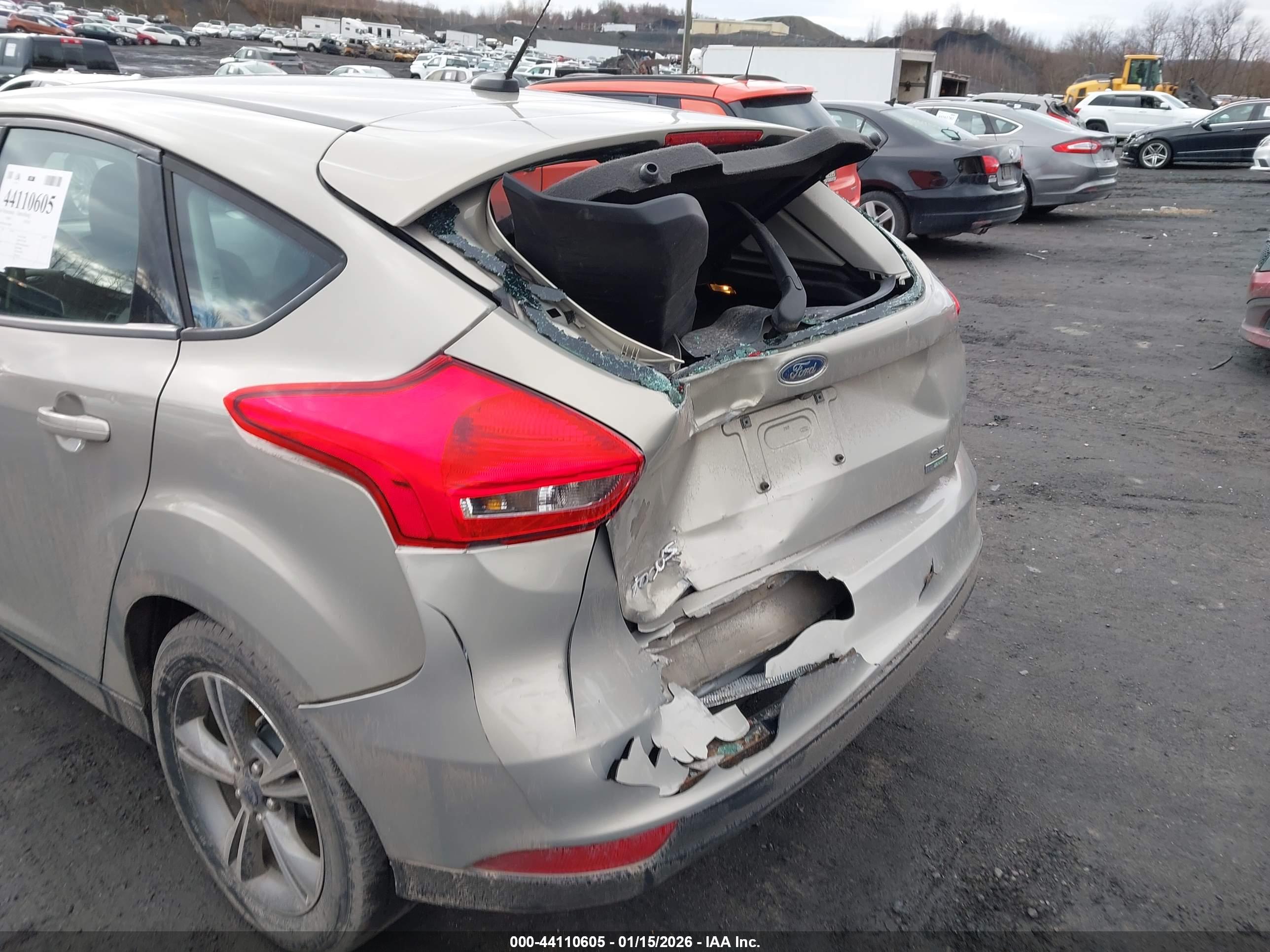 FORD FOCUS image 6