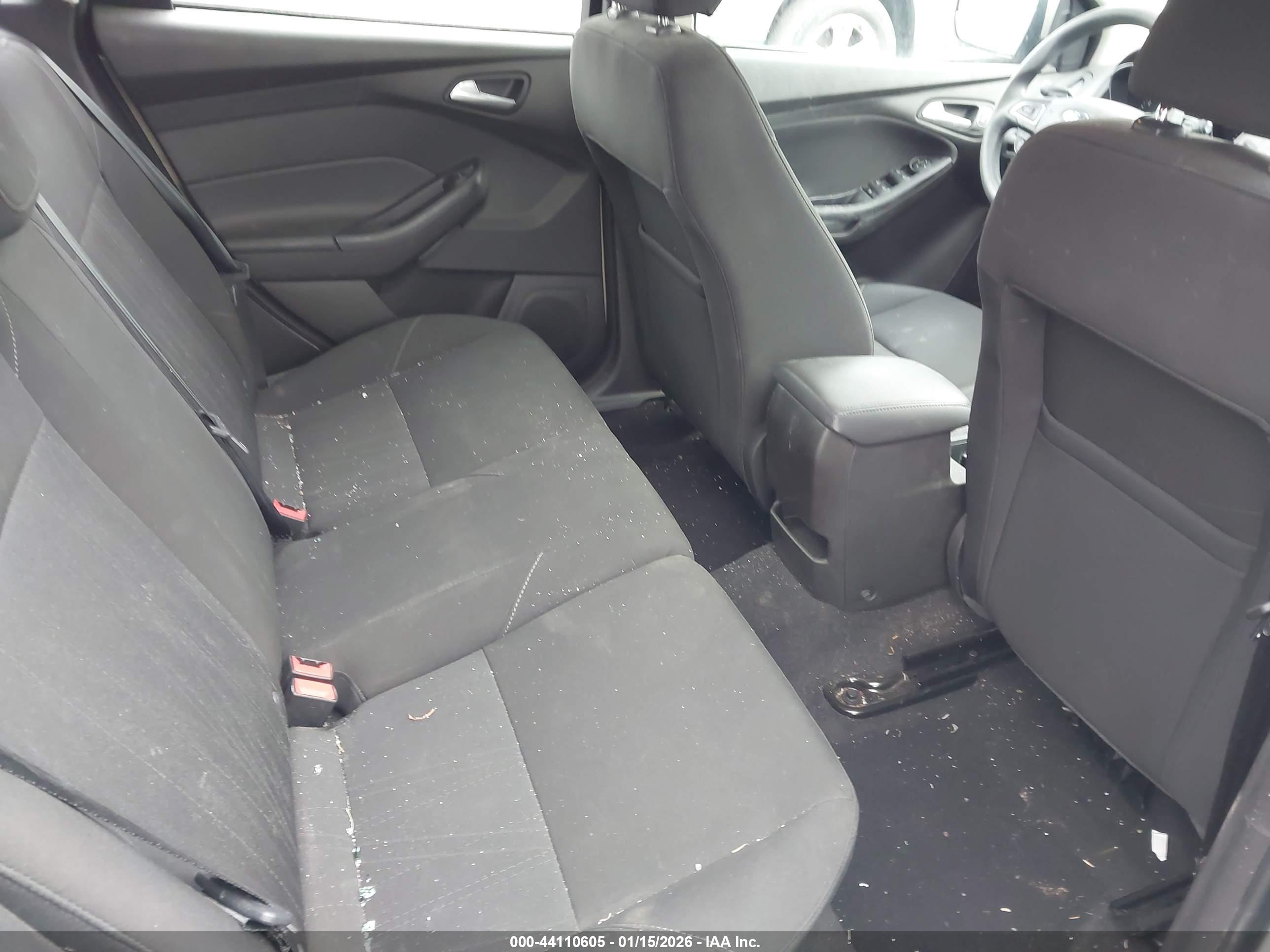 FORD FOCUS image 8