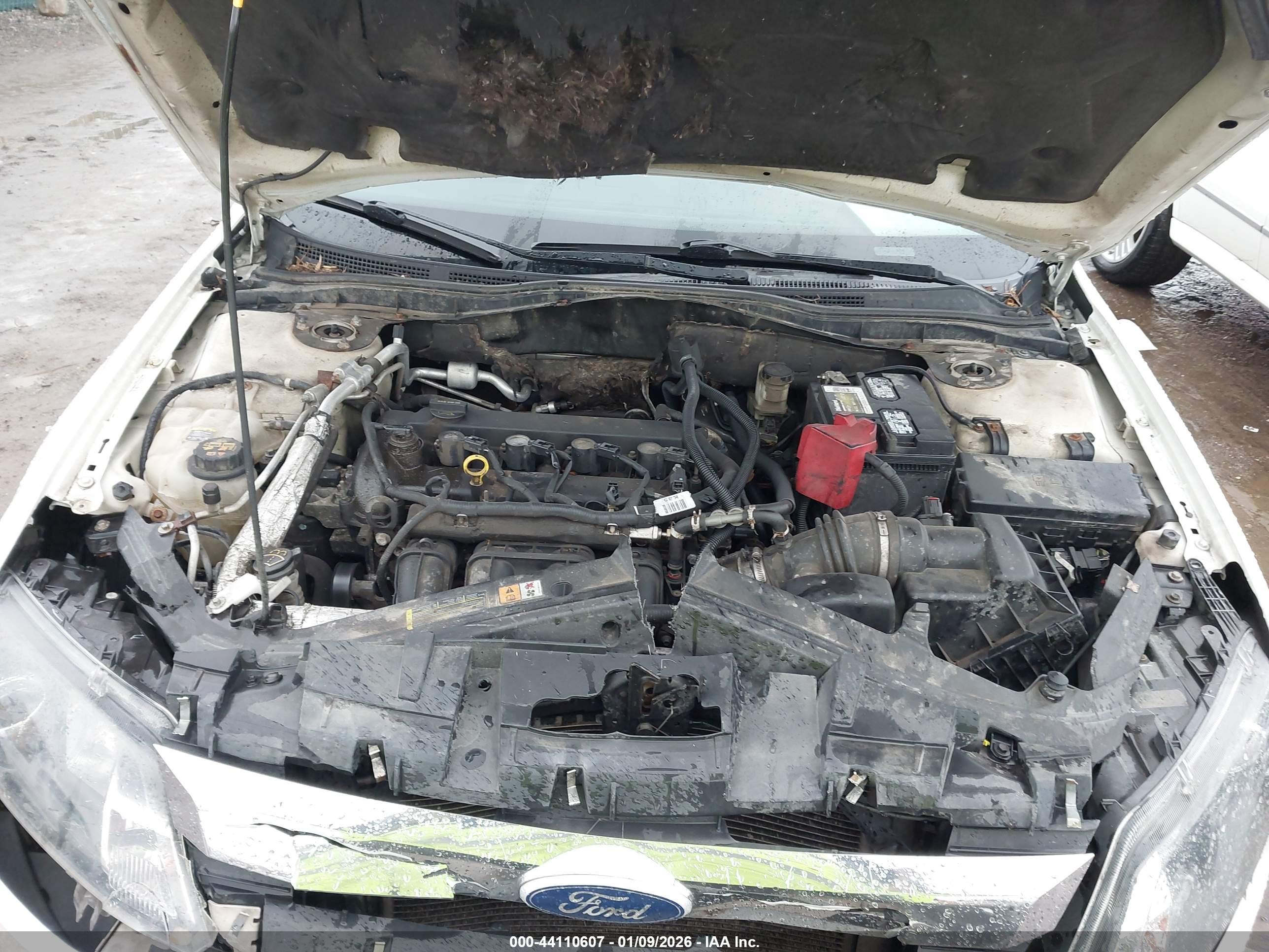 FORD FUSION image 10