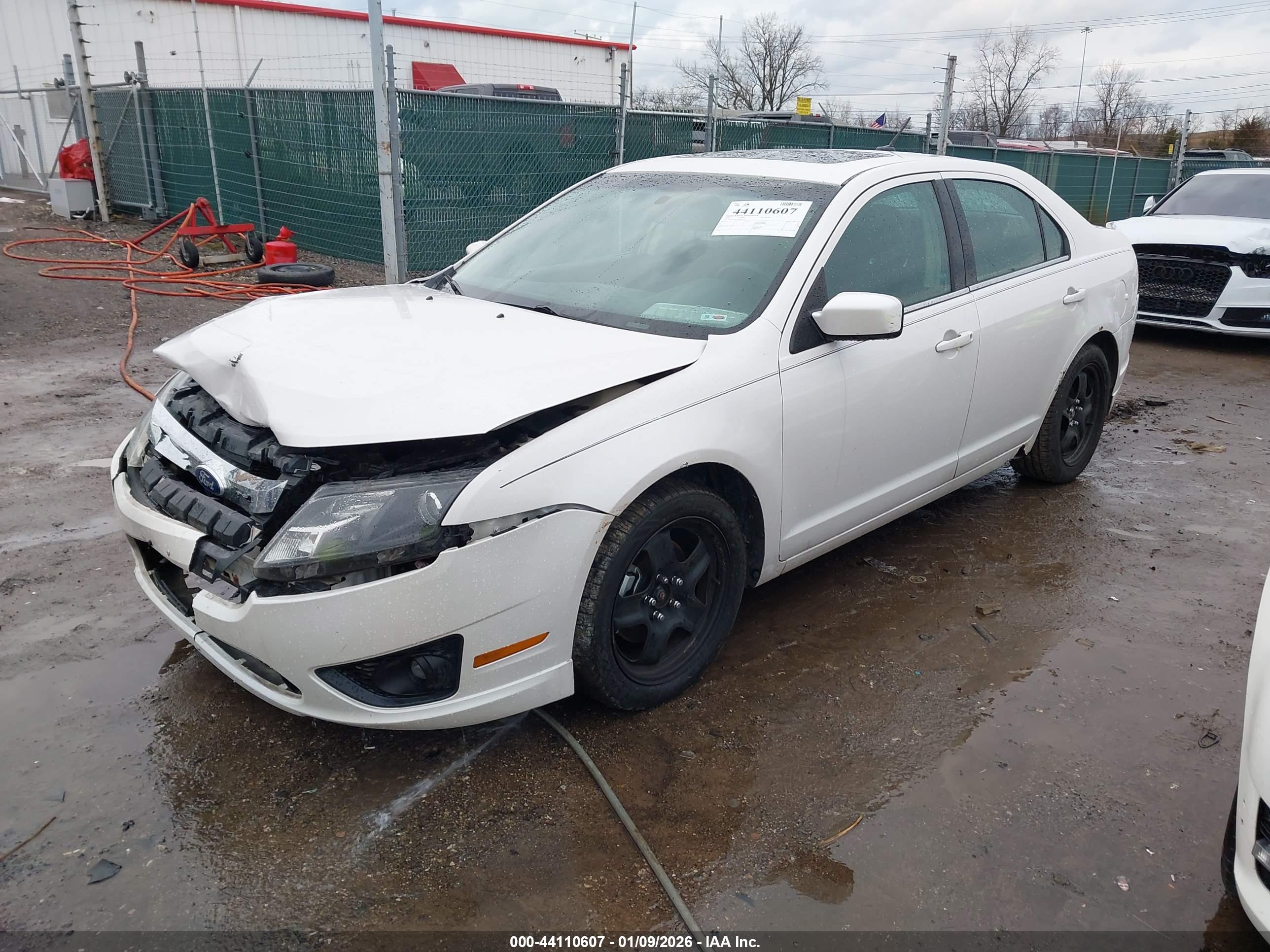FORD FUSION image 2