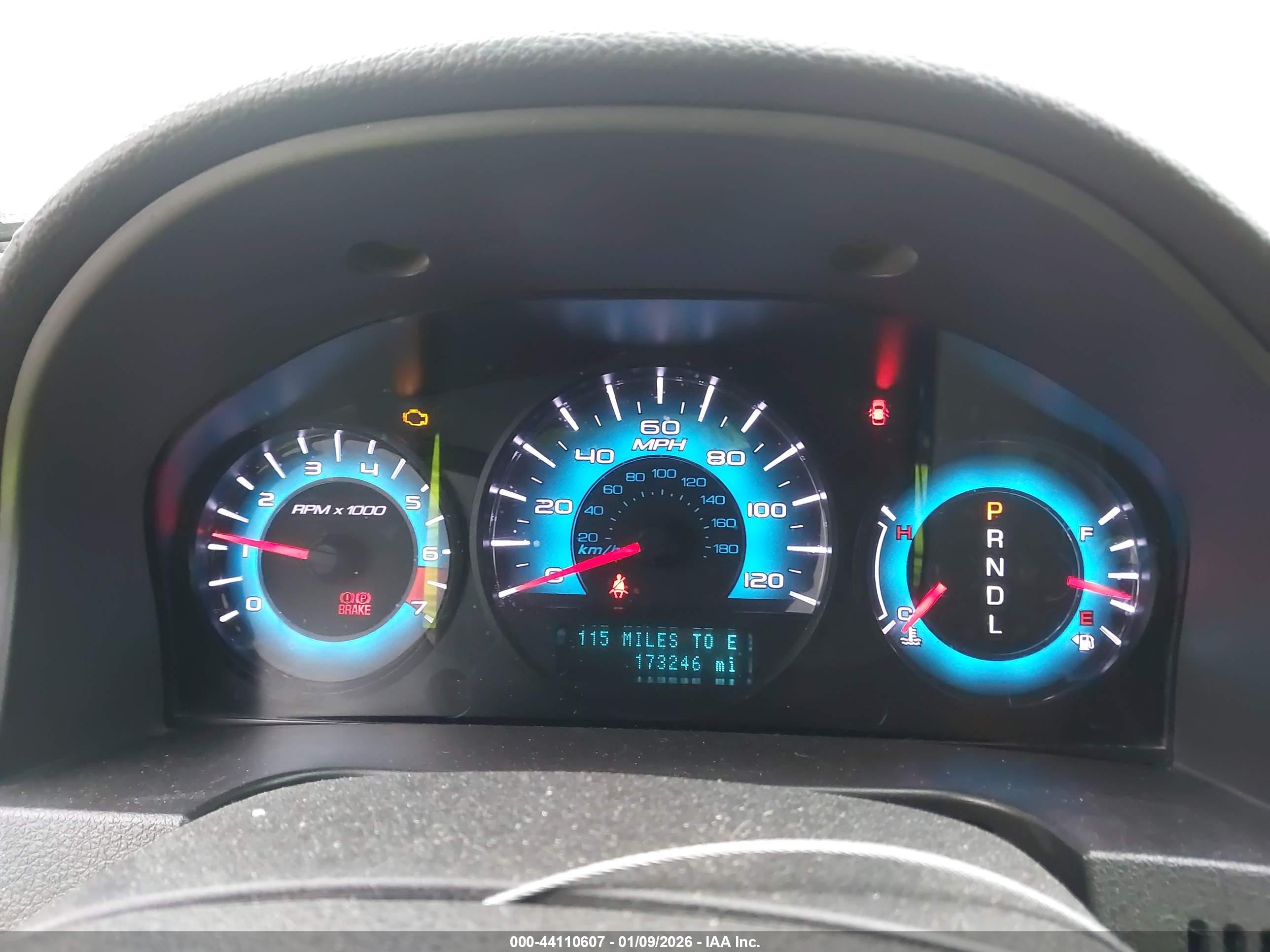 FORD FUSION image 7