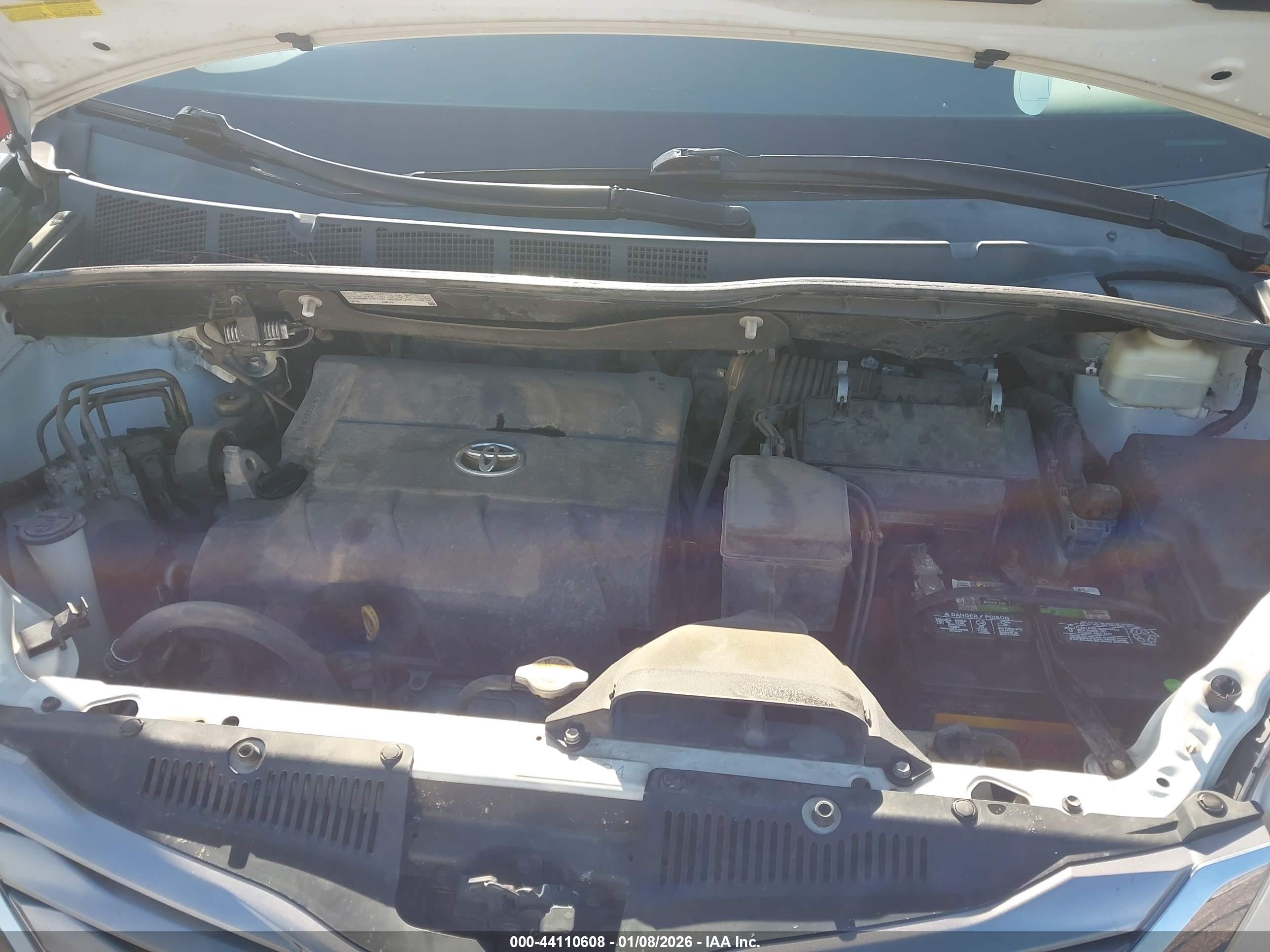TOYOTA SIENNA image 10