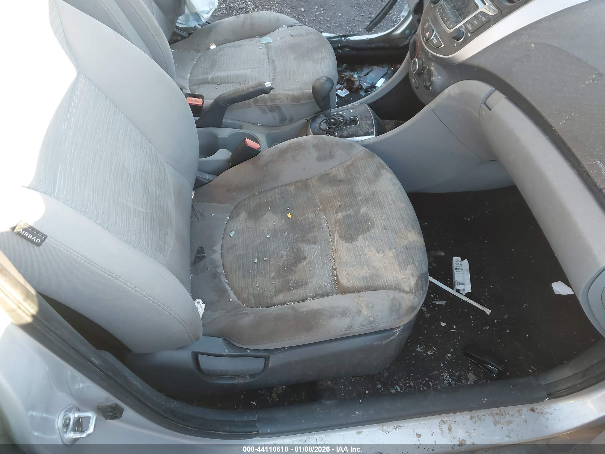 HYUNDAI ACCENT image 5