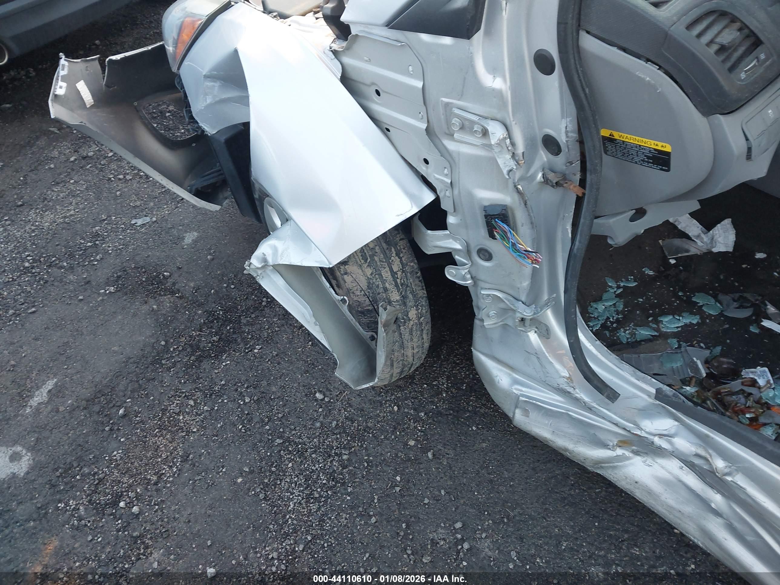 HYUNDAI ACCENT image 6