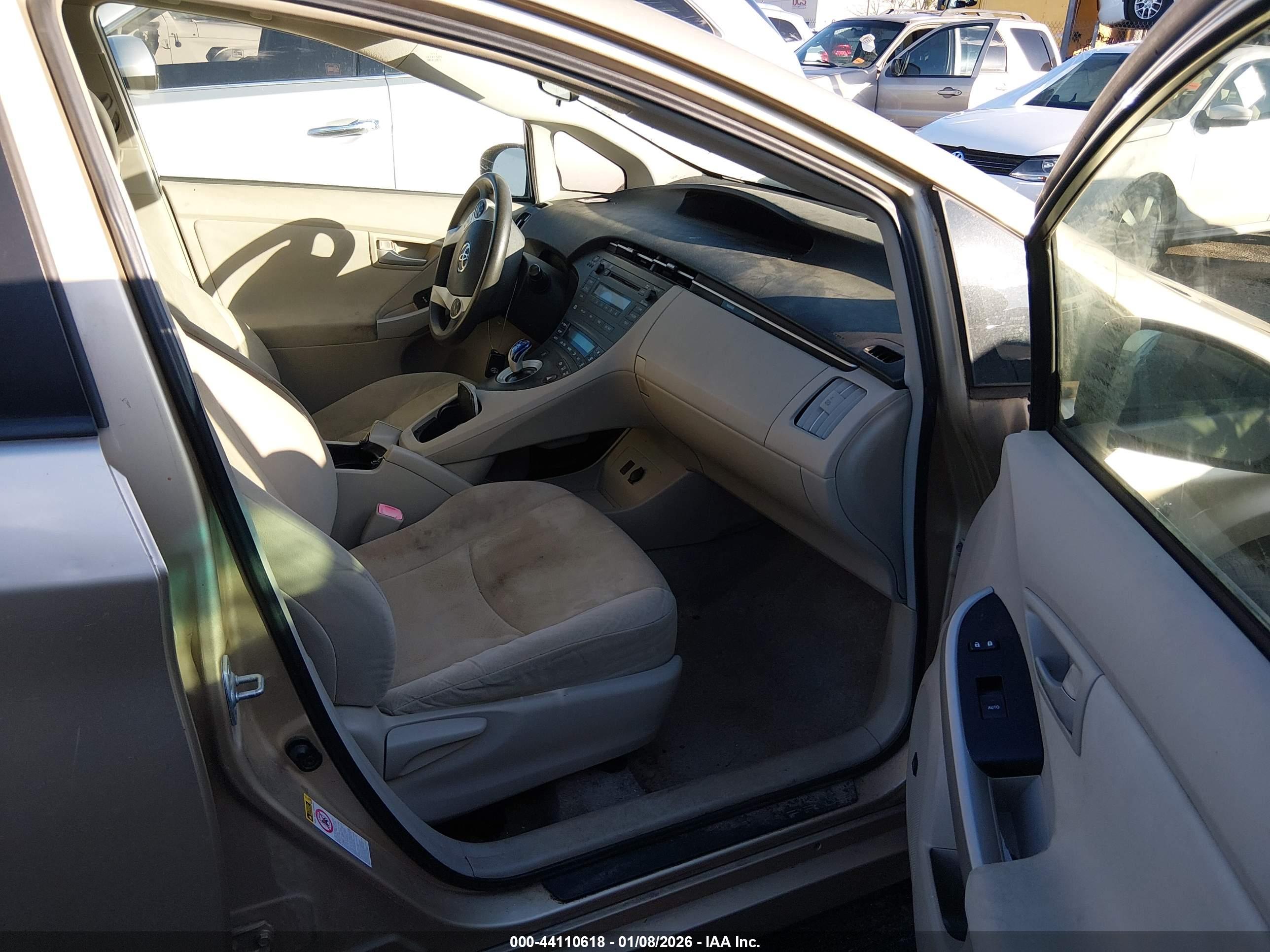 TOYOTA PRIUS image 5