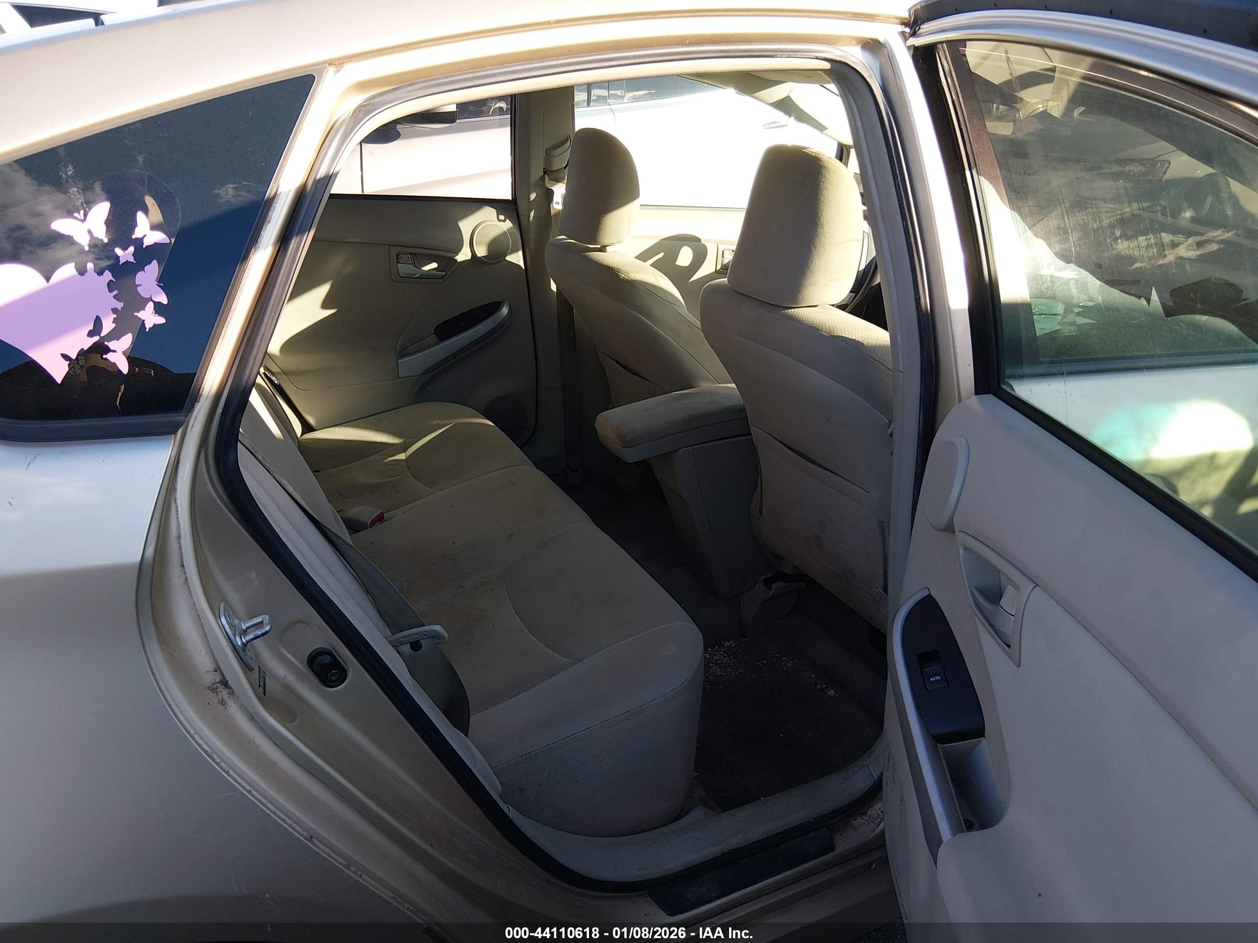 TOYOTA PRIUS image 8