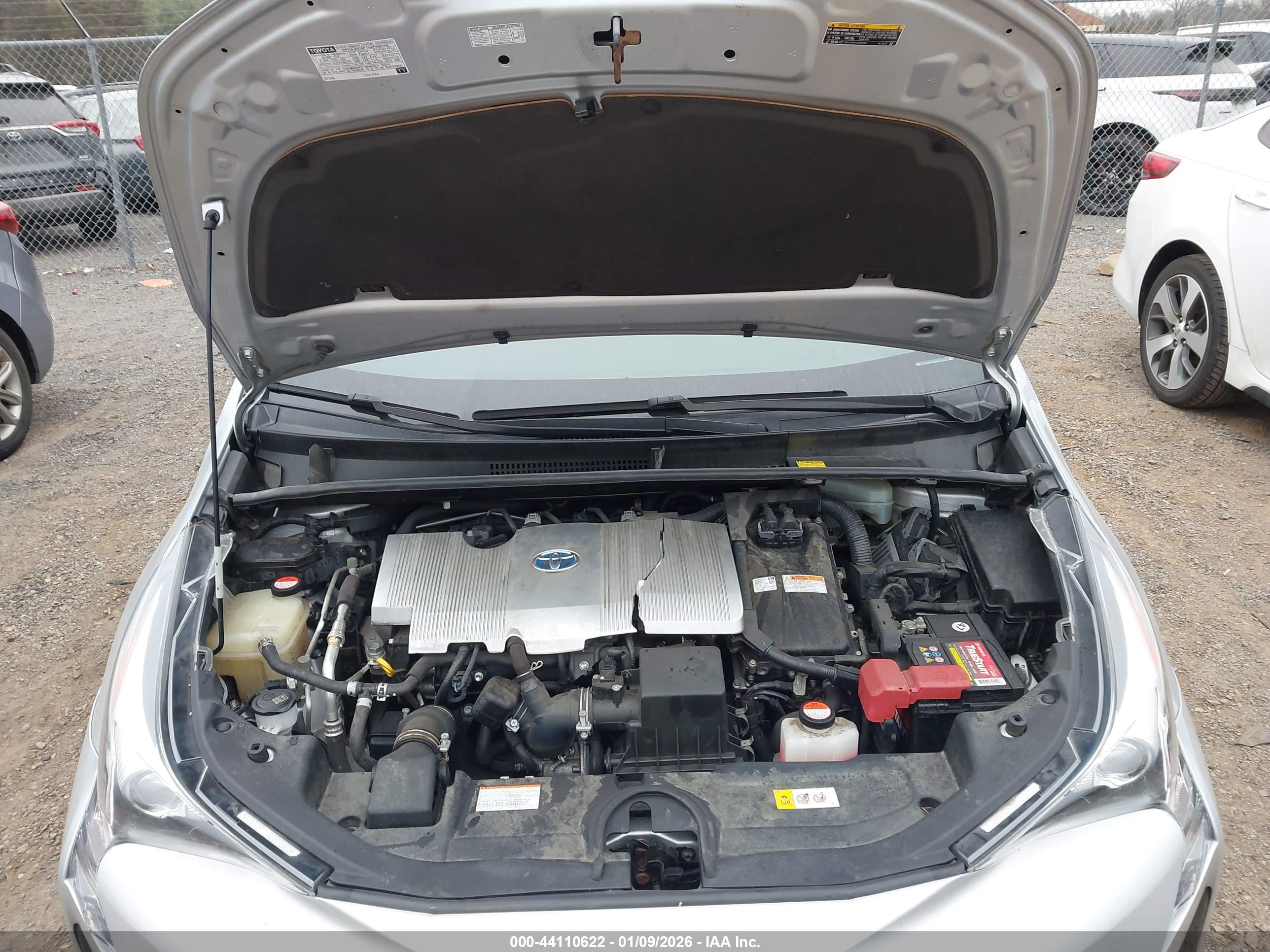 TOYOTA PRIUS image 10