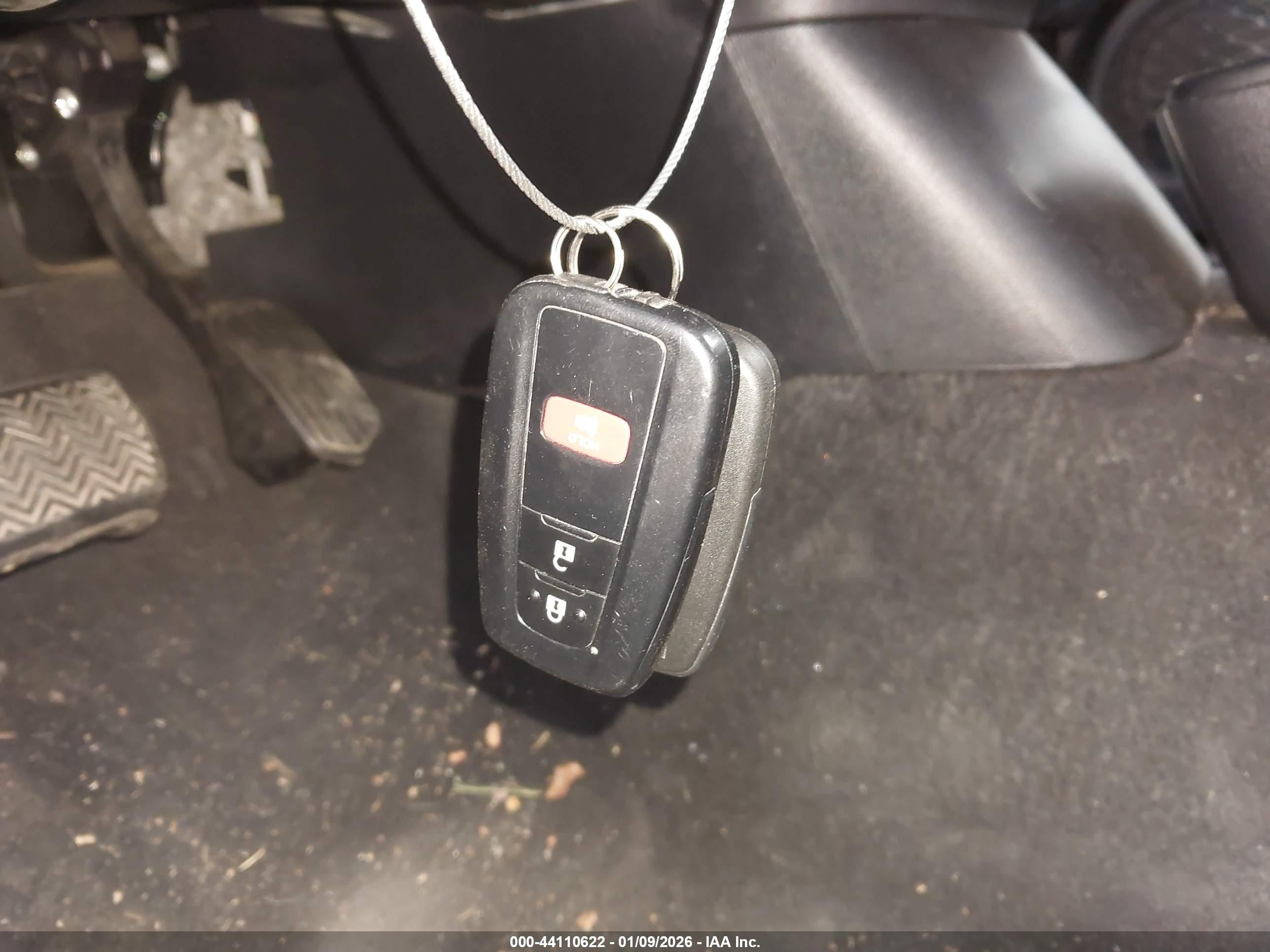 TOYOTA PRIUS image 11
