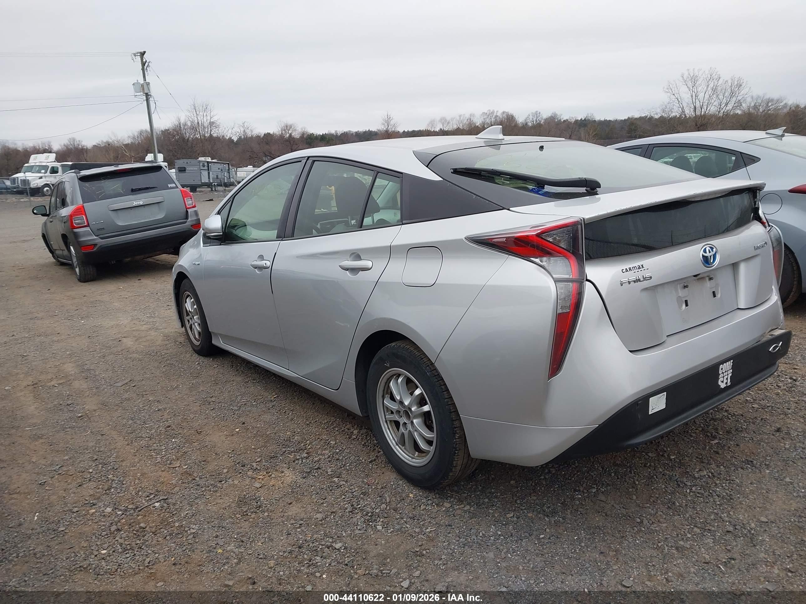 TOYOTA PRIUS image 3