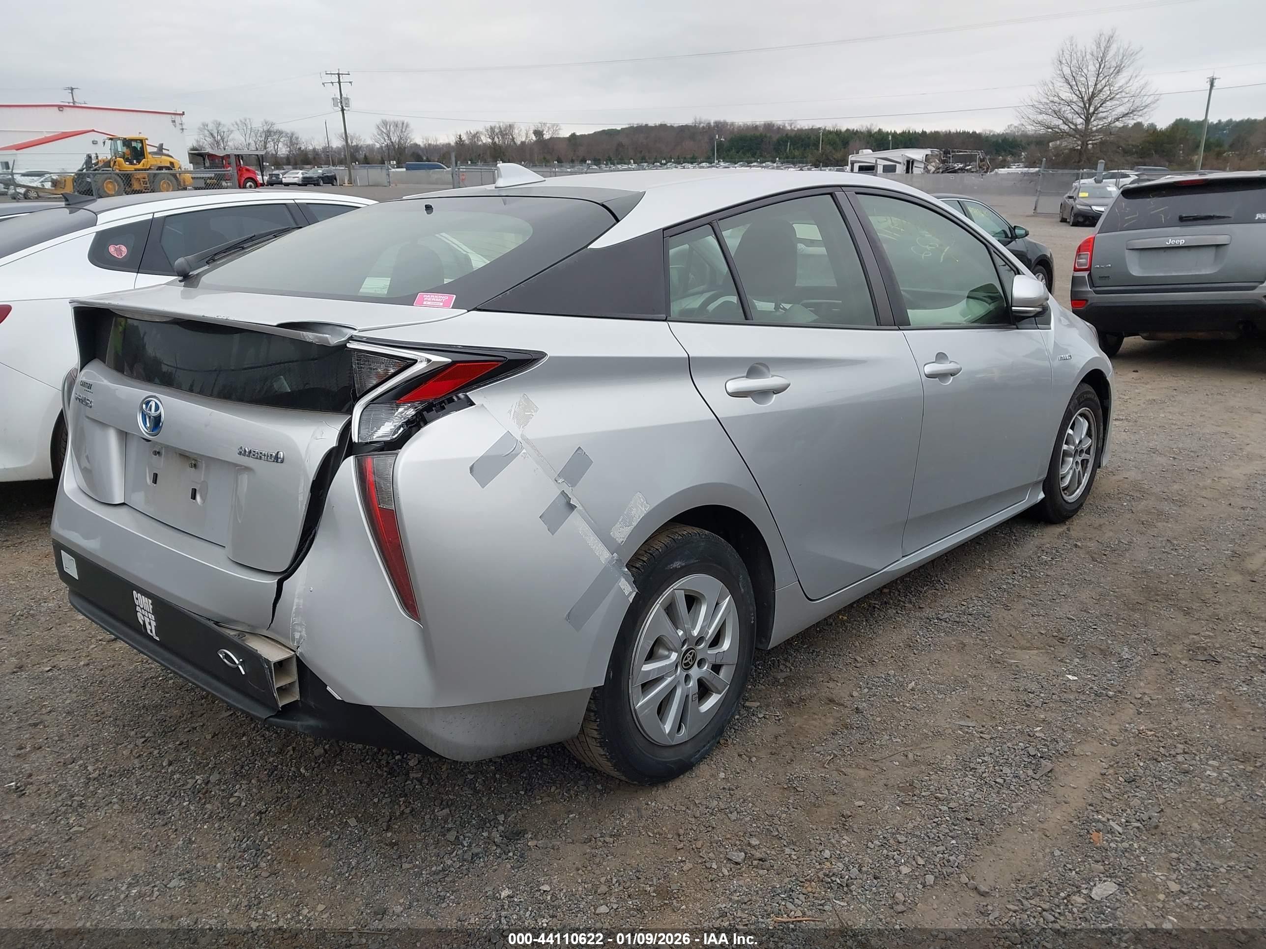 TOYOTA PRIUS image 4