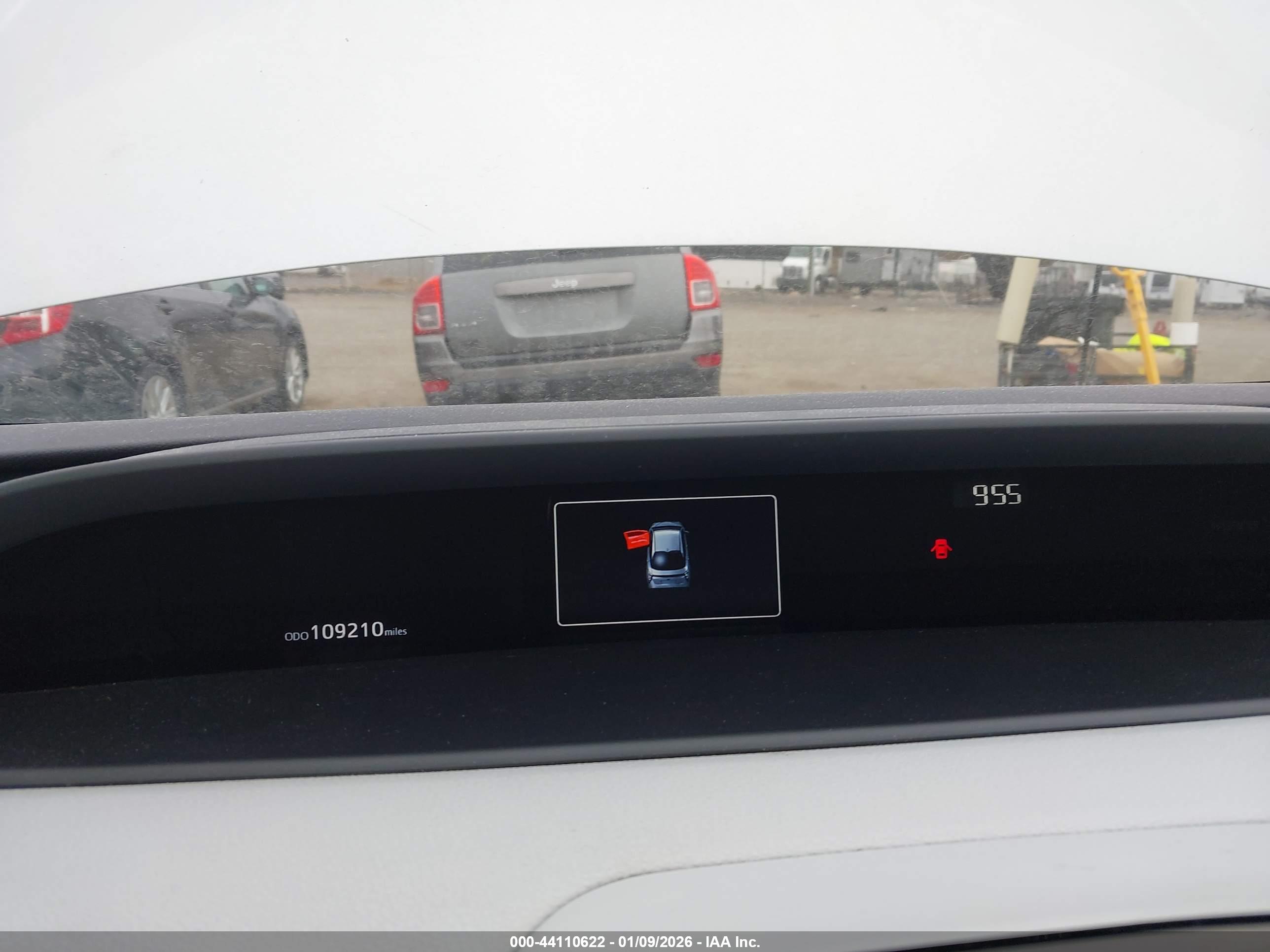 TOYOTA PRIUS image 7