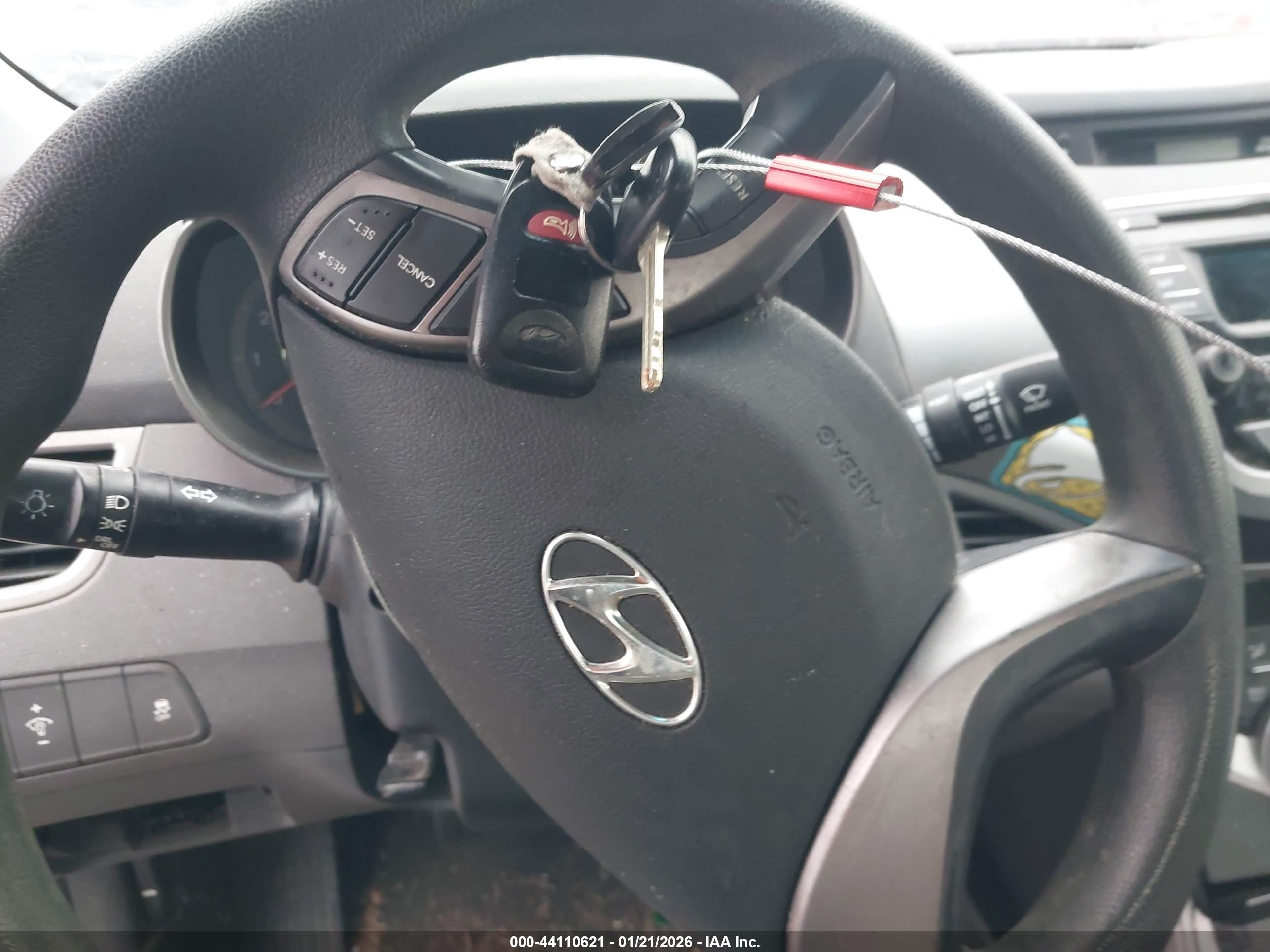 HYUNDAI ELANTRA image 11