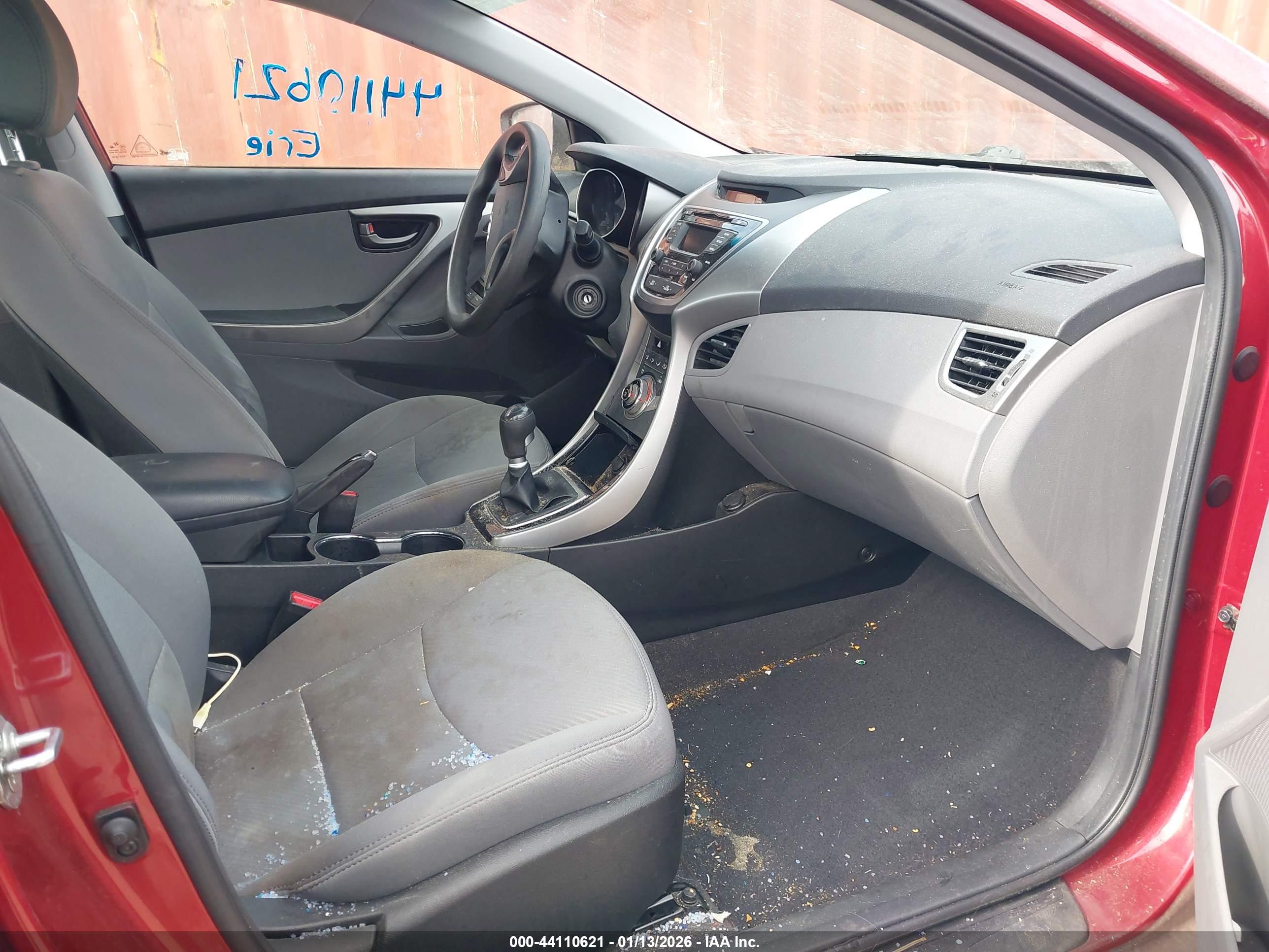 HYUNDAI ELANTRA image 5