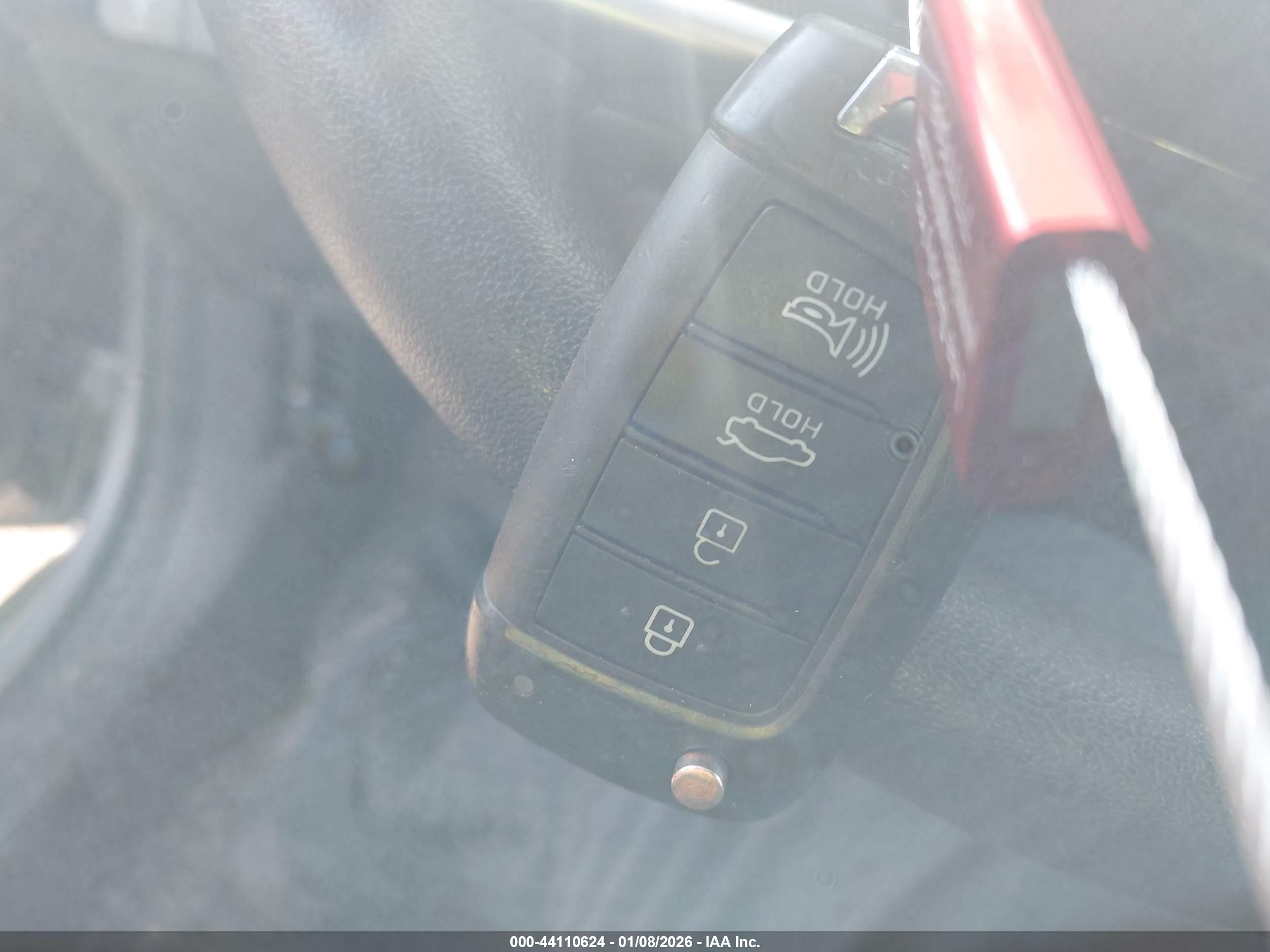 HYUNDAI ELANTRA image 11