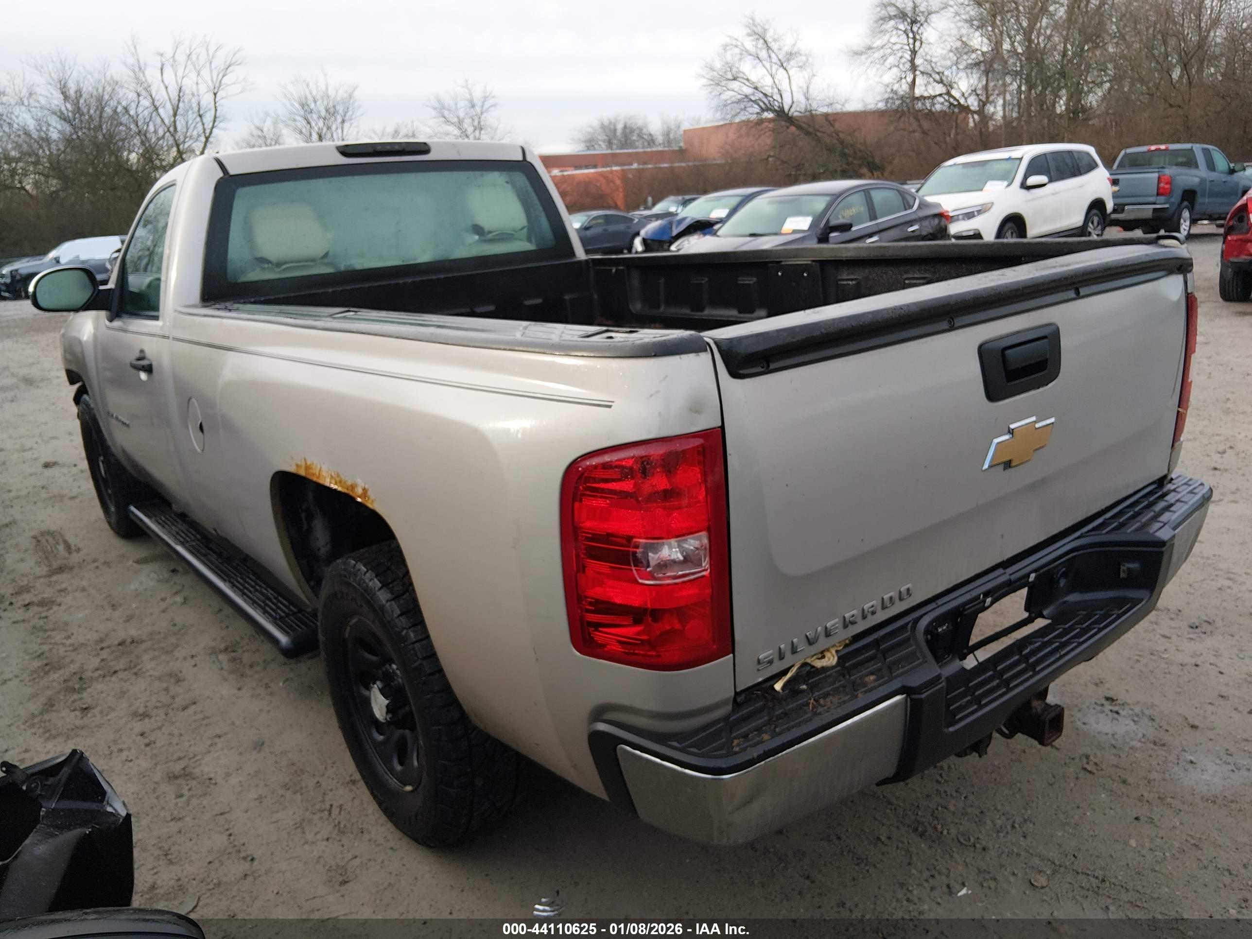CHEVROLET SILVERADO image 3