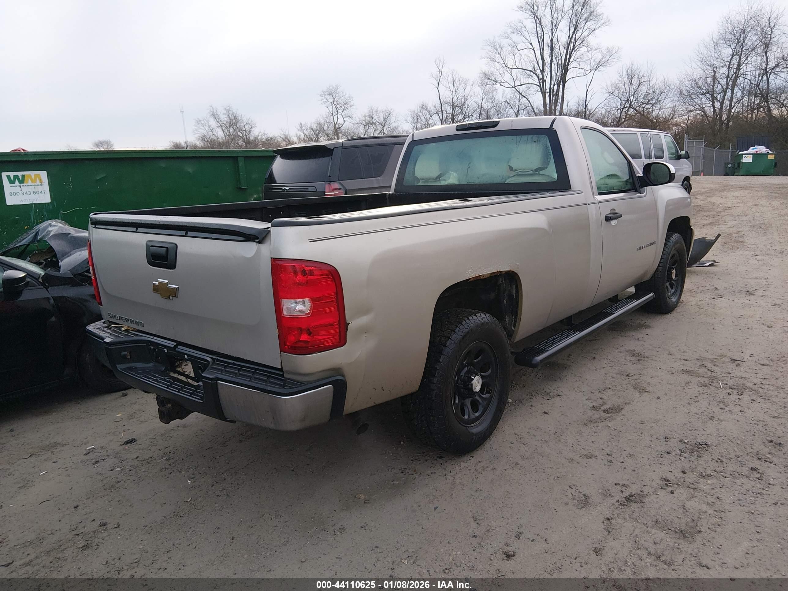 CHEVROLET SILVERADO image 4