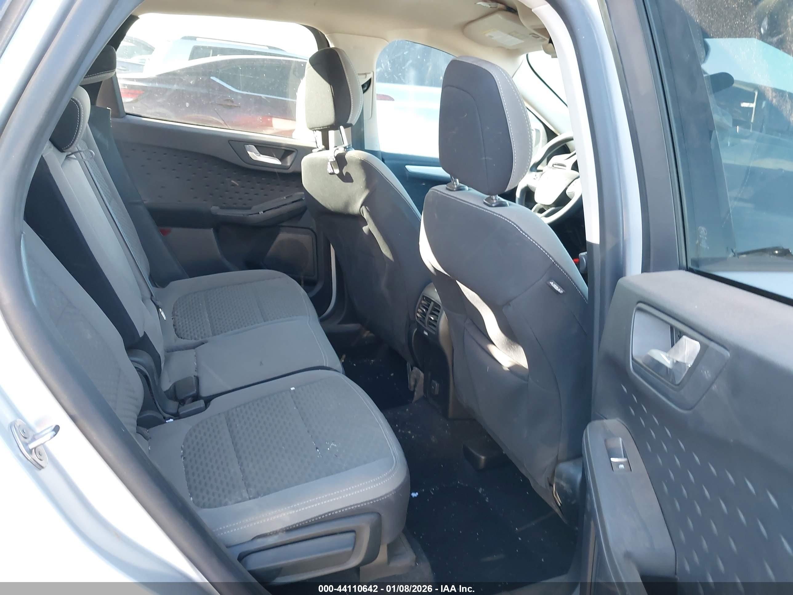 FORD ESCAPE image 8