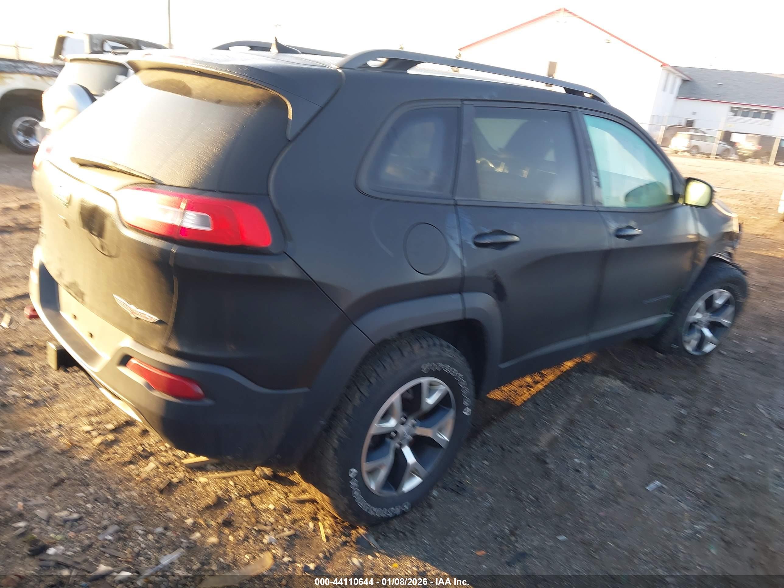 JEEP CHEROKEE image 4
