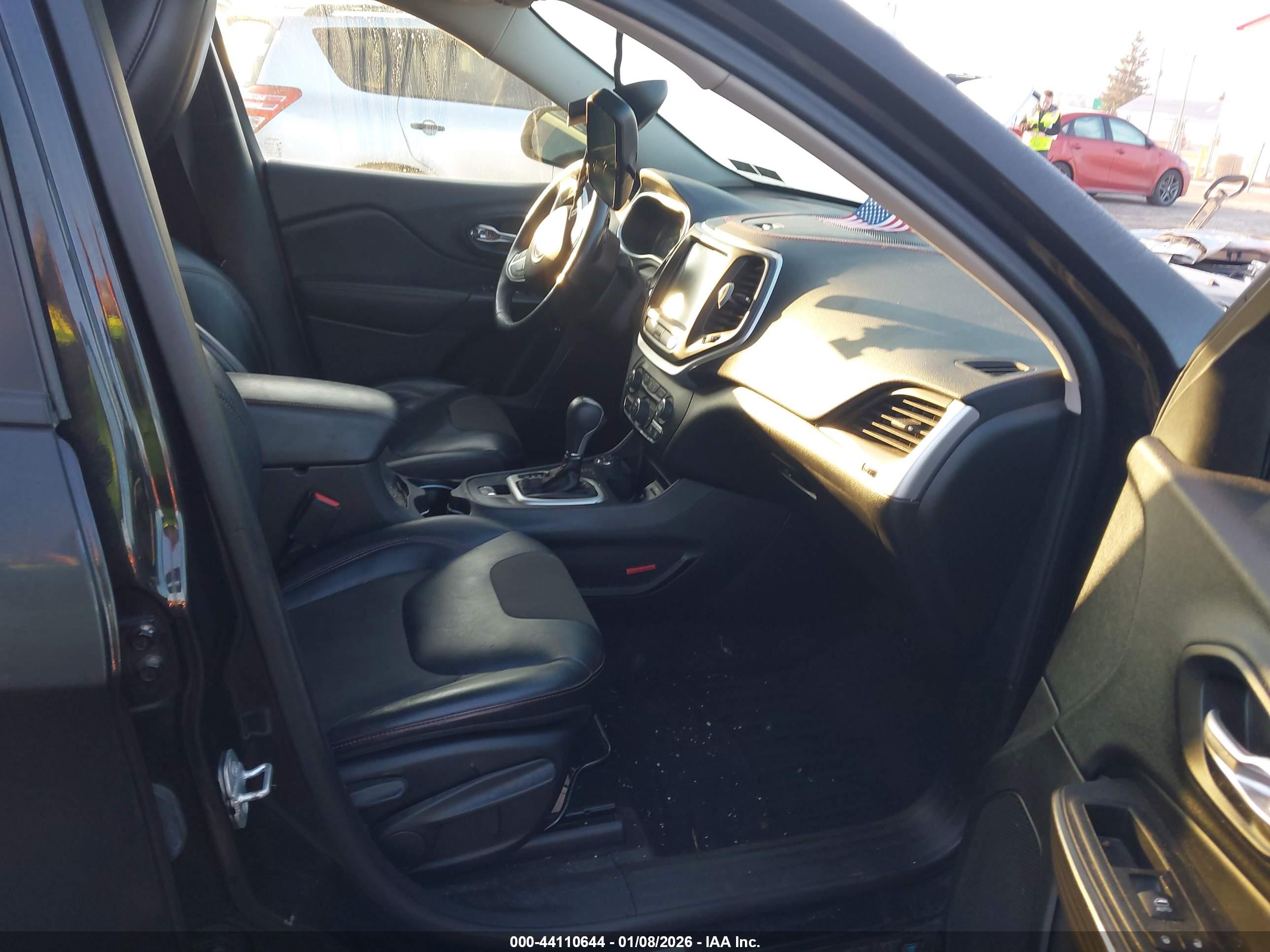 JEEP CHEROKEE image 5