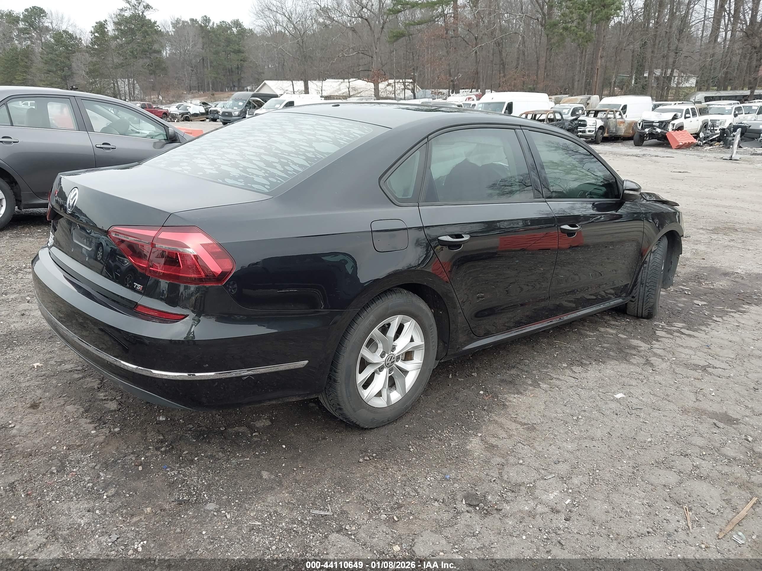 VOLKSWAGEN PASSAT image 4