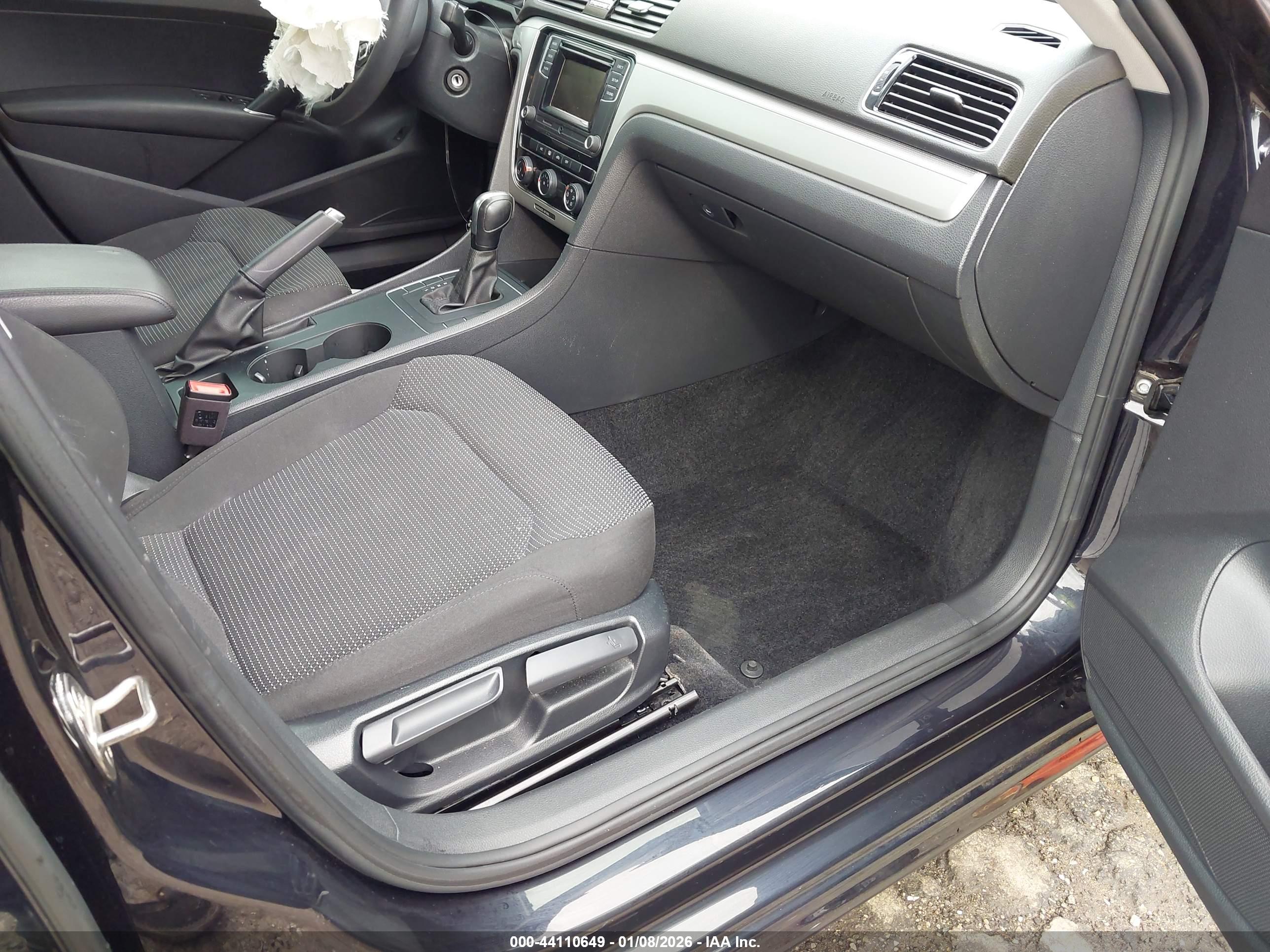 VOLKSWAGEN PASSAT image 5