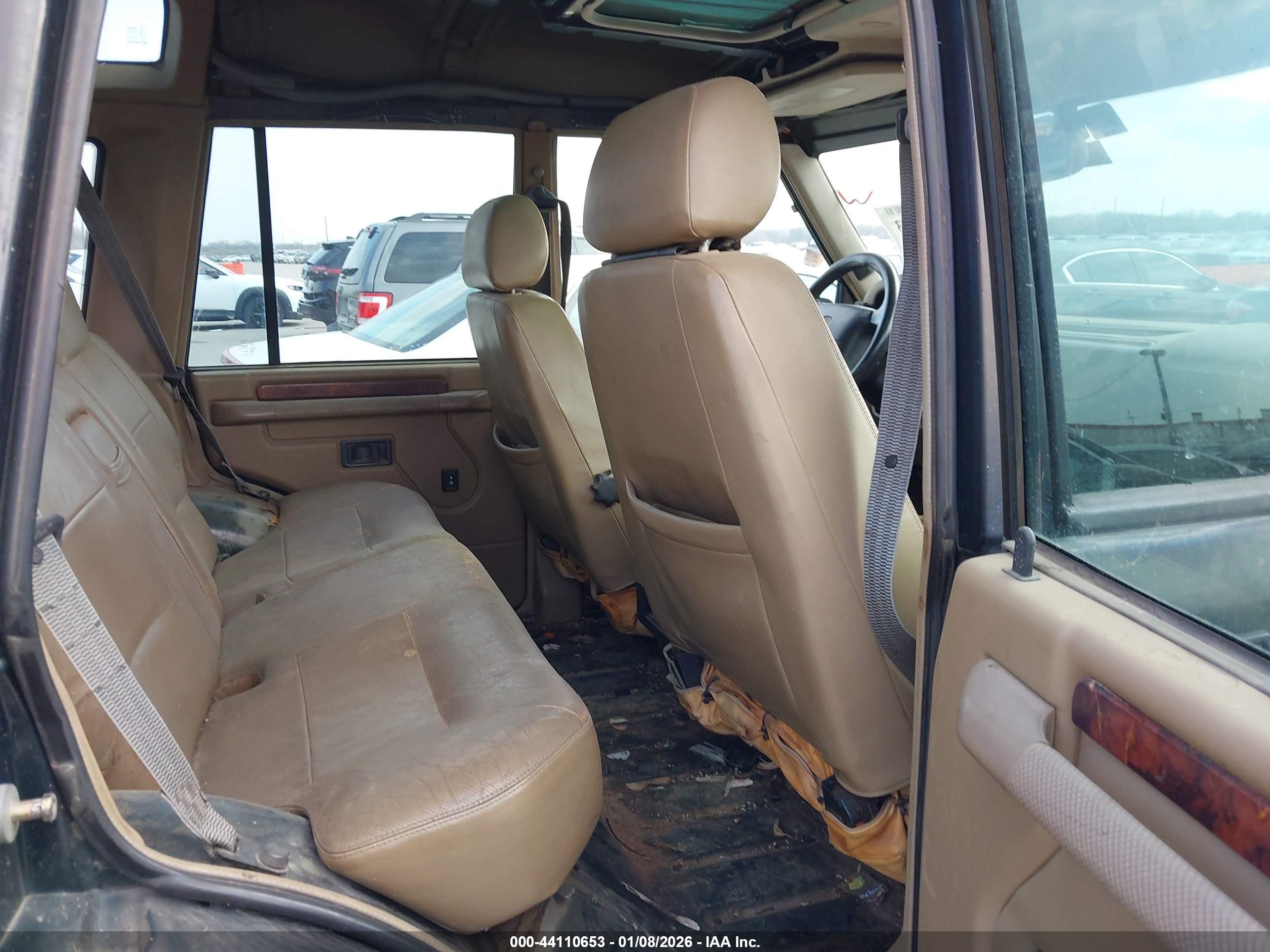 LAND ROVER image 8