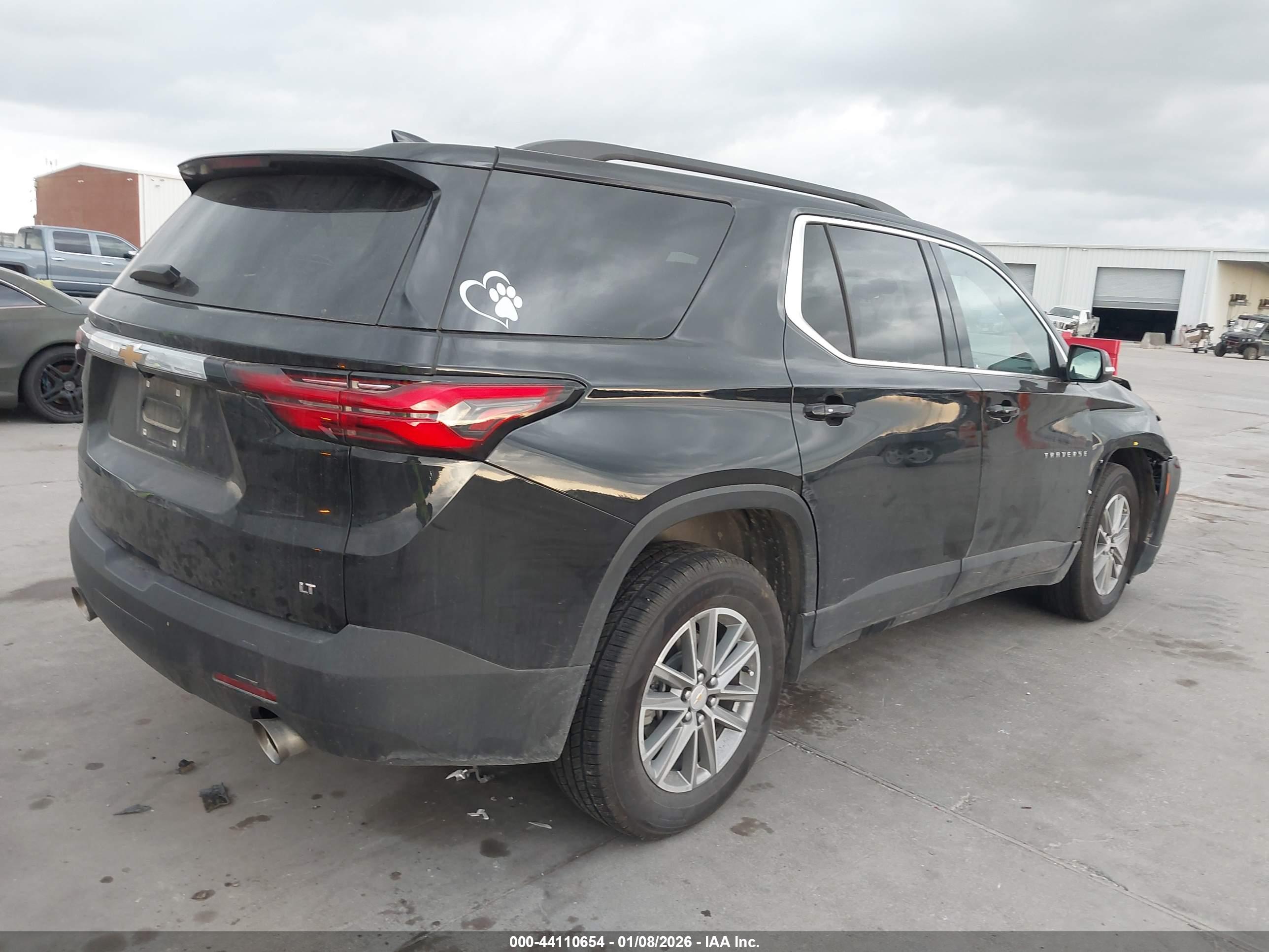 CHEVROLET TRAVERSE image 4