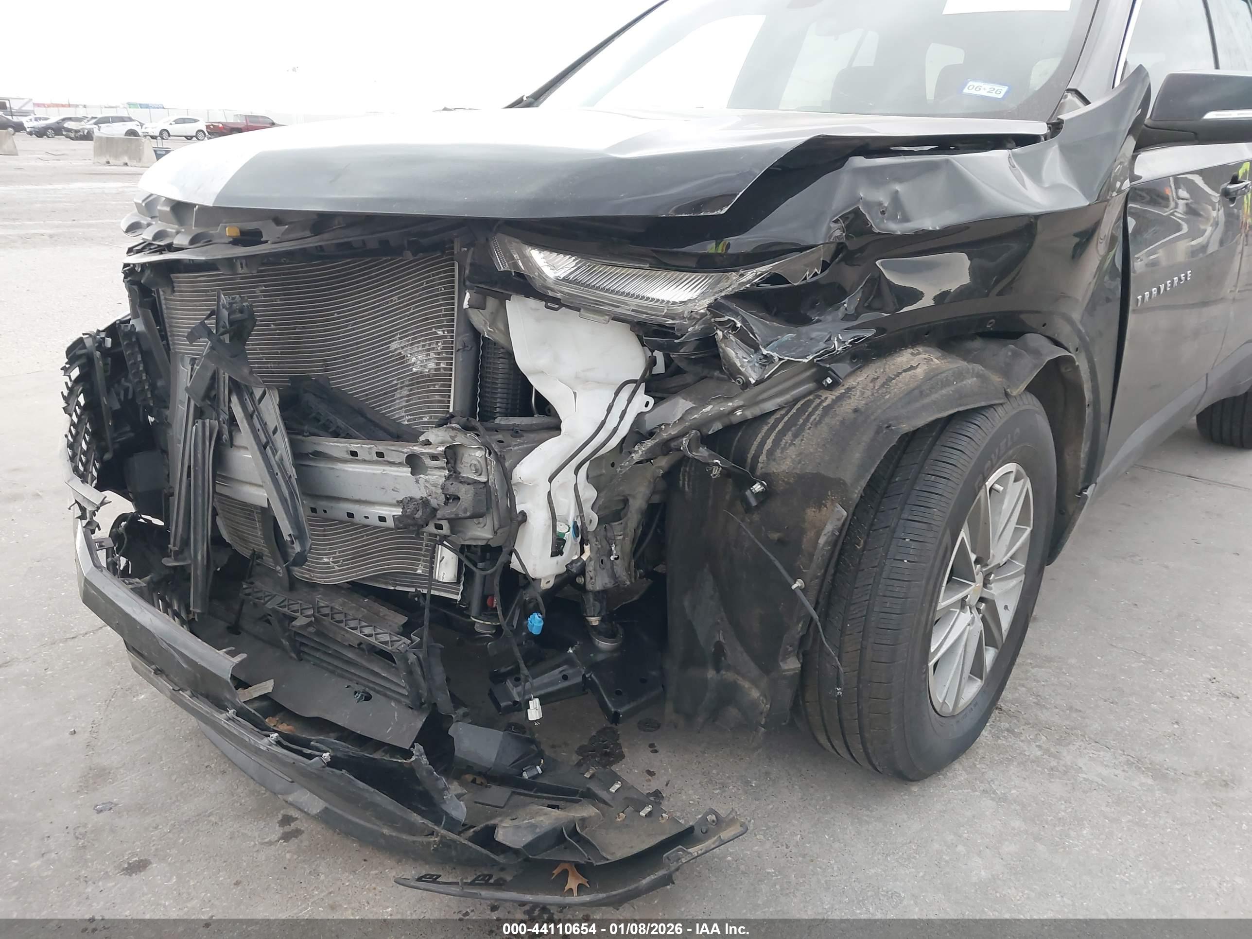 CHEVROLET TRAVERSE image 6