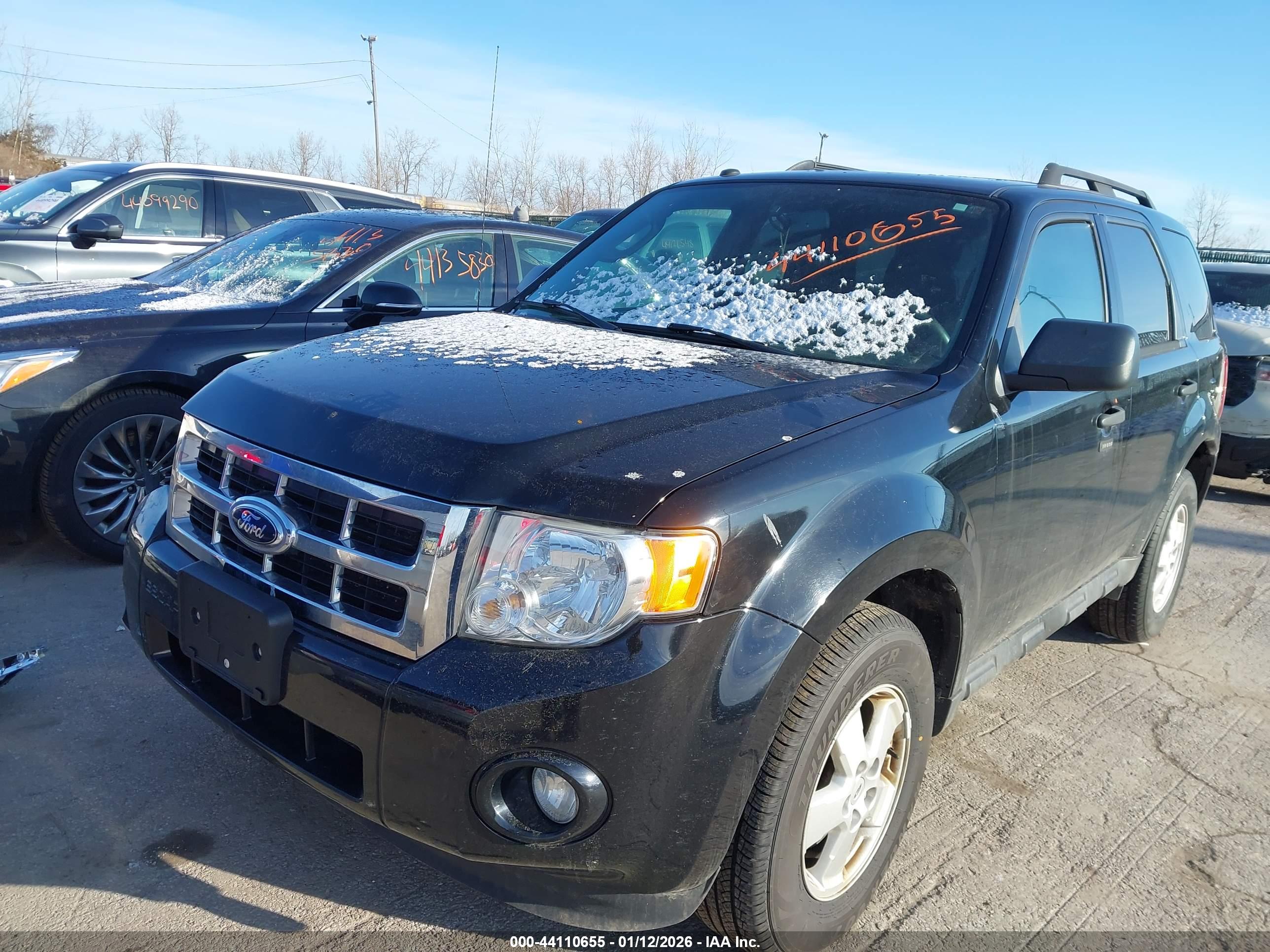 FORD ESCAPE image 2