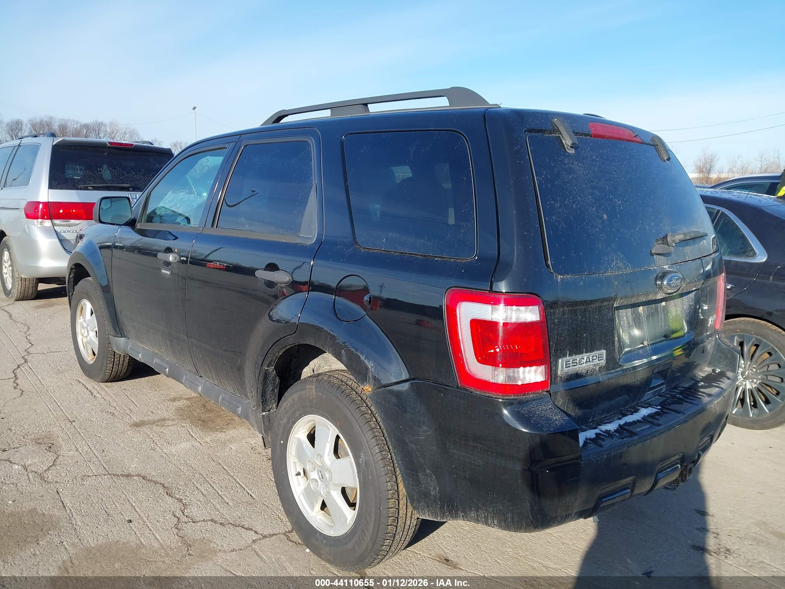 FORD ESCAPE image 3
